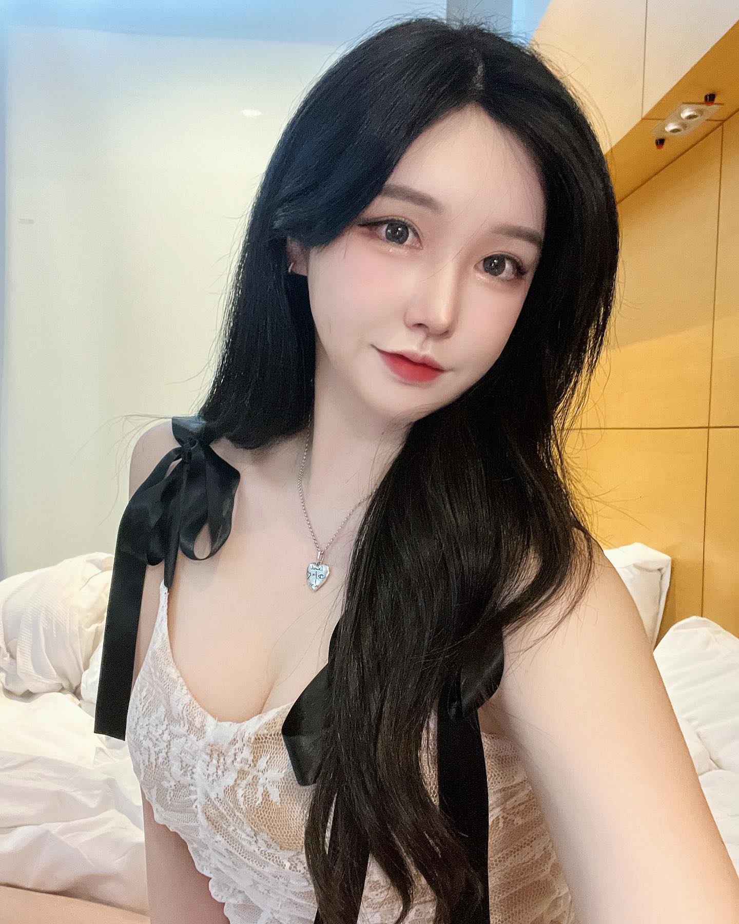 #화요팅
-
-
-
연휴 기간동안 쉴틈없이 먹고 다녔지만
유라인 덕분에 얼굴형은 살아 있어서 다행:)🫶🏻
-
-
2회차부터 더 효과가 보인다 하니
기대기대 중:)🫶🏻
-
-
-
-

#유라인클리닉 #컷주사 #윤곽주사 #브이컷주사 #브이컷