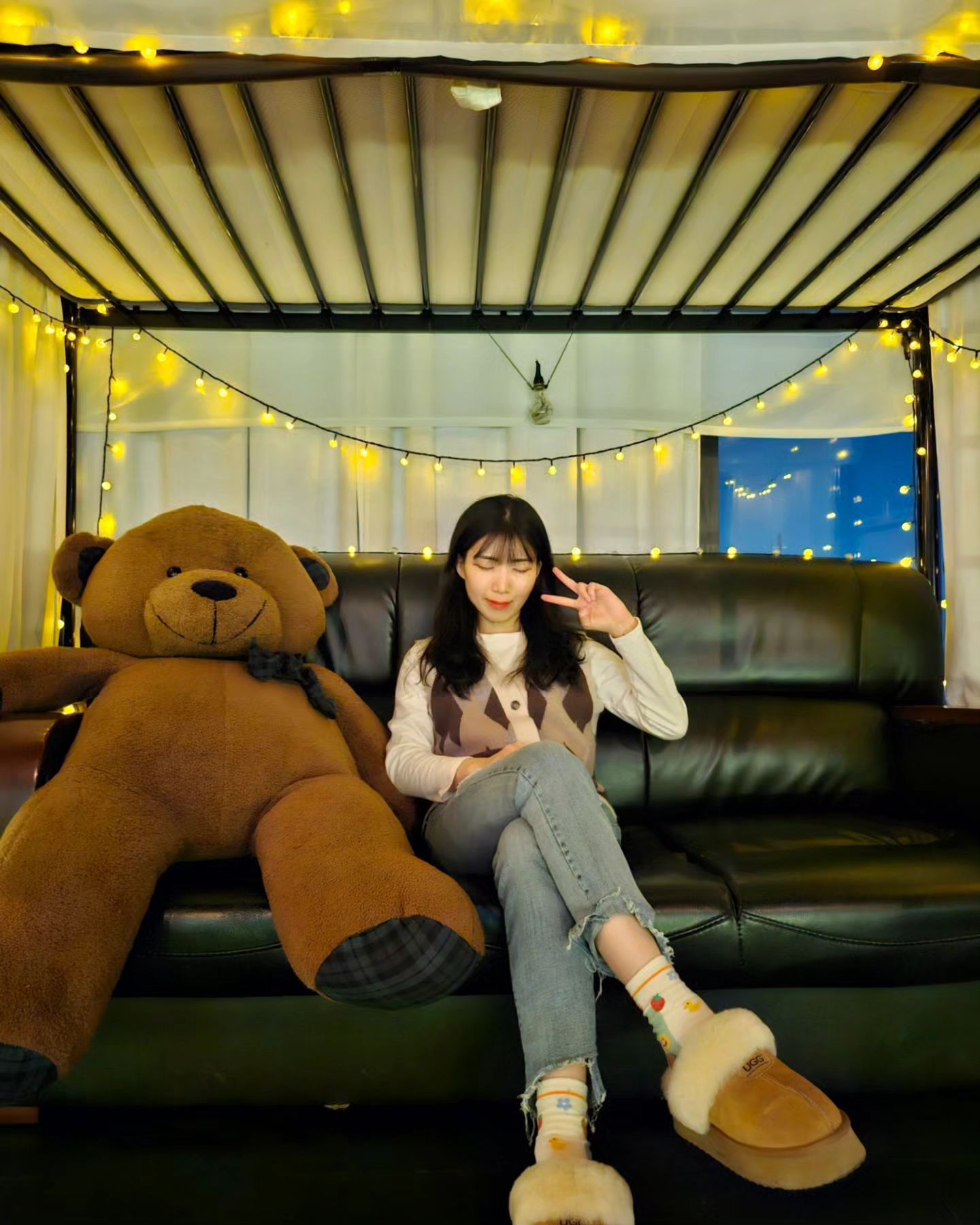 와인처럼 🍷 🍾 🥂

좋은사람과 좋은장소에서💜
안주맛있어 와인다양해 야경까지 좋아
힐링되는 장소💕

주소 : 동대문구 서울시립대로 147, 6층