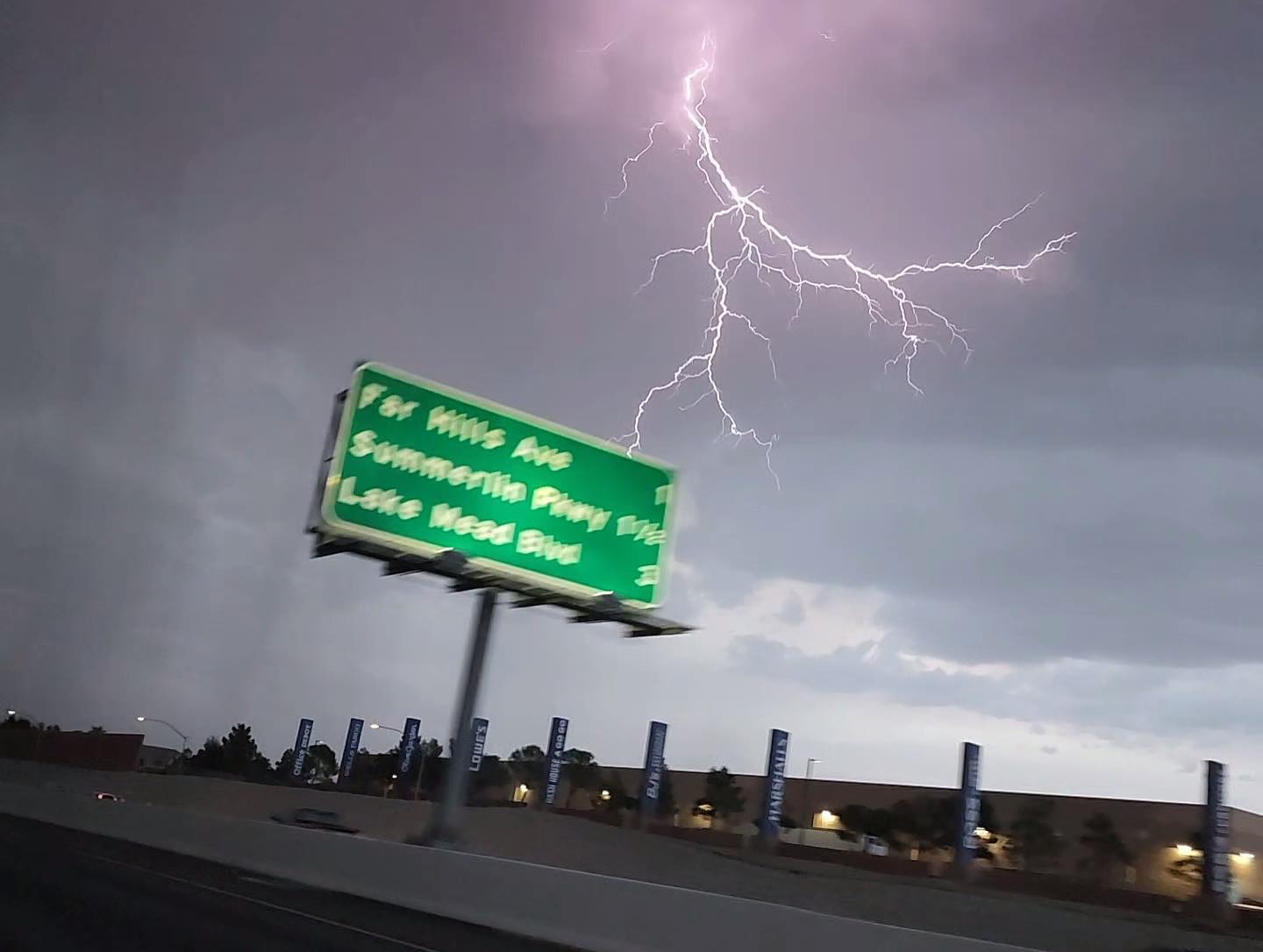 라스베가스 기록2️⃣

날씨 ⚡️🌩️⛅️🌤️☀️⚡️

#usa #lasvegas #미국여행 #번개 #구름 #힐링 #여행기록 #travel #✈️