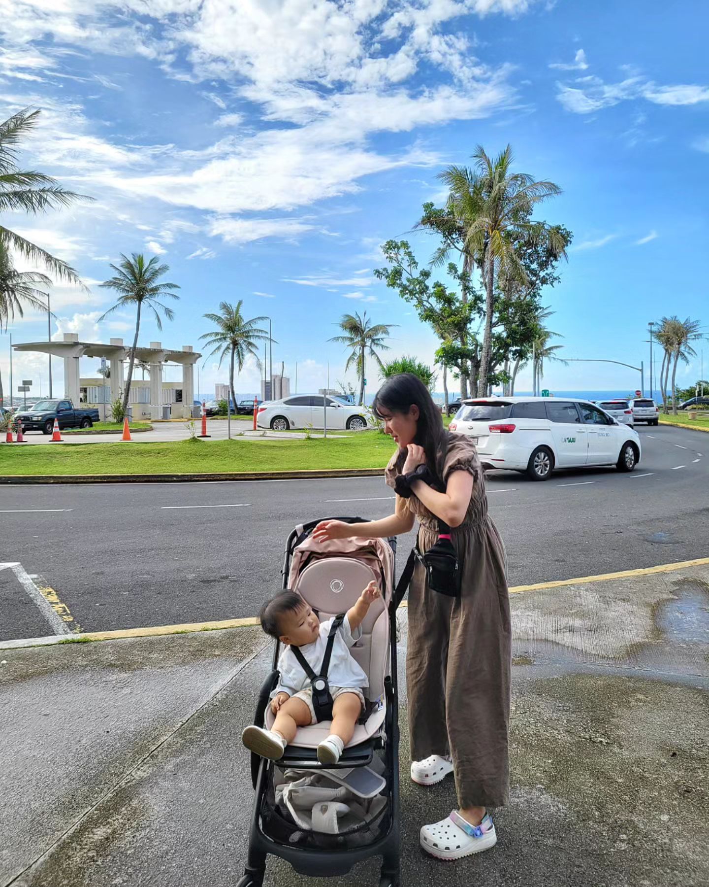 괌에서도 함께한 부가부 버플
너 아녔음 상상모태🏝✈️
새로나온 토프색상
시선강탈 완전취저🫶 

bugabookorea
#부가부 #부가부포토제닉_2023년_10월 
#버터플라이
#버터플라이토프
#휴대용유모차
#신상유모차