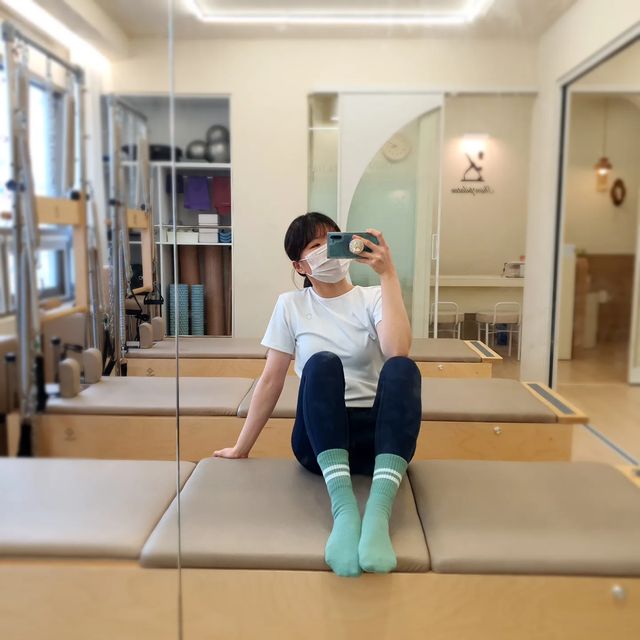 필라테스 강사 김주영 on Instagram: "#광고 봄맞이 푸릇푸릇한 연두색 필라테스 양말🌱
.
기분까지 상콤해지는 예쁜 연두색양말ㅎ
.
필테할 때 논슬립으로 미끄러지지 않고 위생까지 챙기는 필라테스 양말 필수!!
.
#필라테스양말 #요가양말 #논슬립양말 #미끄럼방지양말"