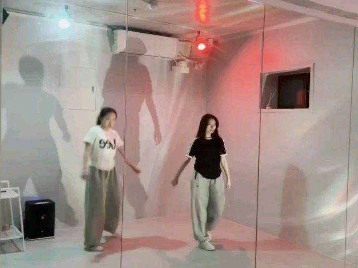 😖😖🔫
.
.
.
.
.
🧠 chae_1on
🎶 badgalriri - Bitch better have my money 
👻 wixyiim__

#dance #choreo #chaewonchoreography