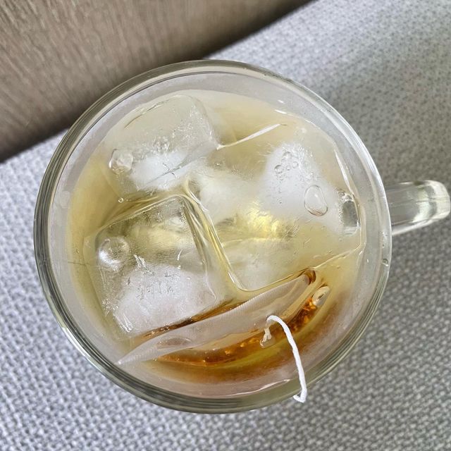 으네 on Instagram: "#광고 붓기때문에 걱정이였는데 부엇냥 먹으니 확실히 붓기도 덜하고 맛도 호박차 맛이라 맛있😃 귀여운 고양이 포인트에 개별포장이라 간편해서 최고 #호박차#호박티#부