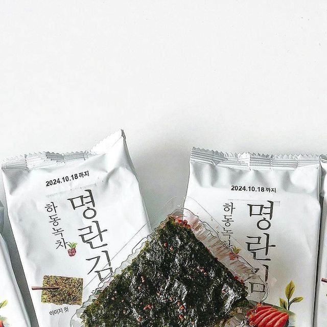 부둥판다 on Instagram: "#협찬 #하동녹차명란김 #명란김 #아이유김 #자연향기 🍚밥도둑 하동 녹차 명란 맛김 도시락 💗하동 녹차 명란김 ✔️소금대신 명란시즈닝을 올려서 더욱 맛있는 김!