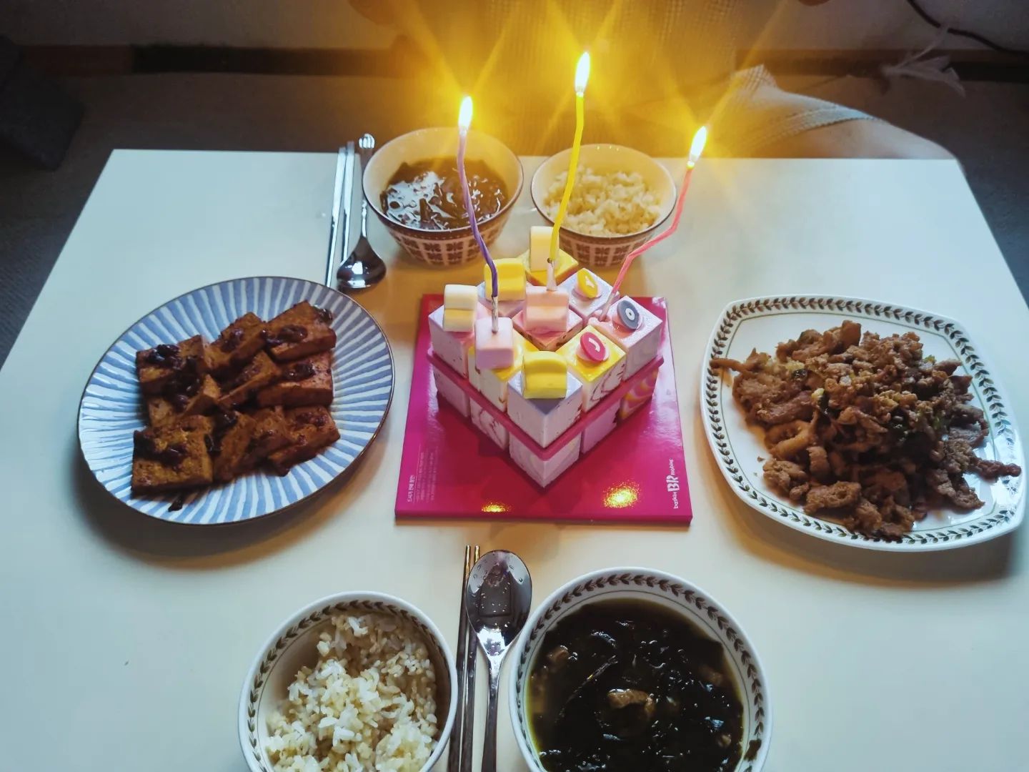 Happy birthday to me
생일 축하해주신 모든 분들 감사드립니다♡
서방의 첫 가방선물♡
혼자서 부산가서 찾아보고 물어보고.,쏘 스윗 세상 상남자가 선물 사오는 방법ㅋㅋㅋ
귀엽고 고맙고 미안하고 사랑해♡
생일상까지♡ 미역국 두그릇 클리어♡
내사랑 내년에는 파스타로 부탁해♡♡♡
search_mycar 똥강쥐 고마워