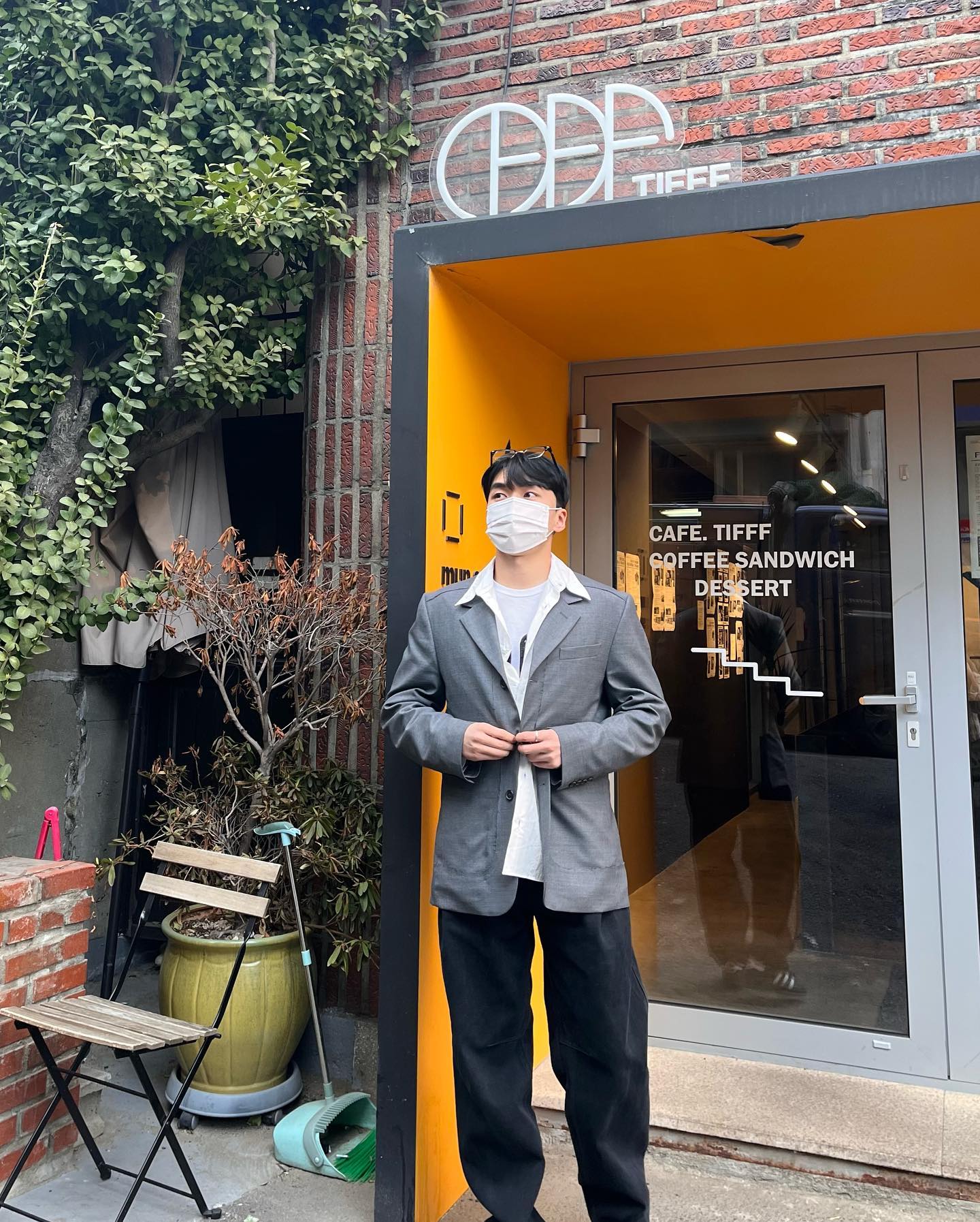 봄 이 와 😃
.
.
.
.
.
#남자코디 #ootd #ddp #캣워크페스타 #포장마차