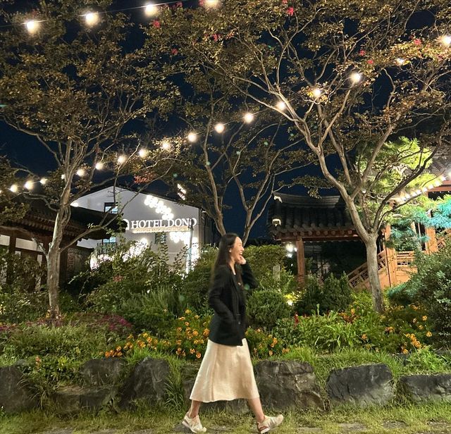 웰니스 리비◡̈* on Instagram: "#광고 만나자 해놓고 말뿐이던 너와 나💛💜 7:00-23:00 장시간 오픈하는 카페 도화 덕에 평일 밤 데이트가 가능했지 모야🤭 공감하고 이해되는 부분들 넘 많아서
