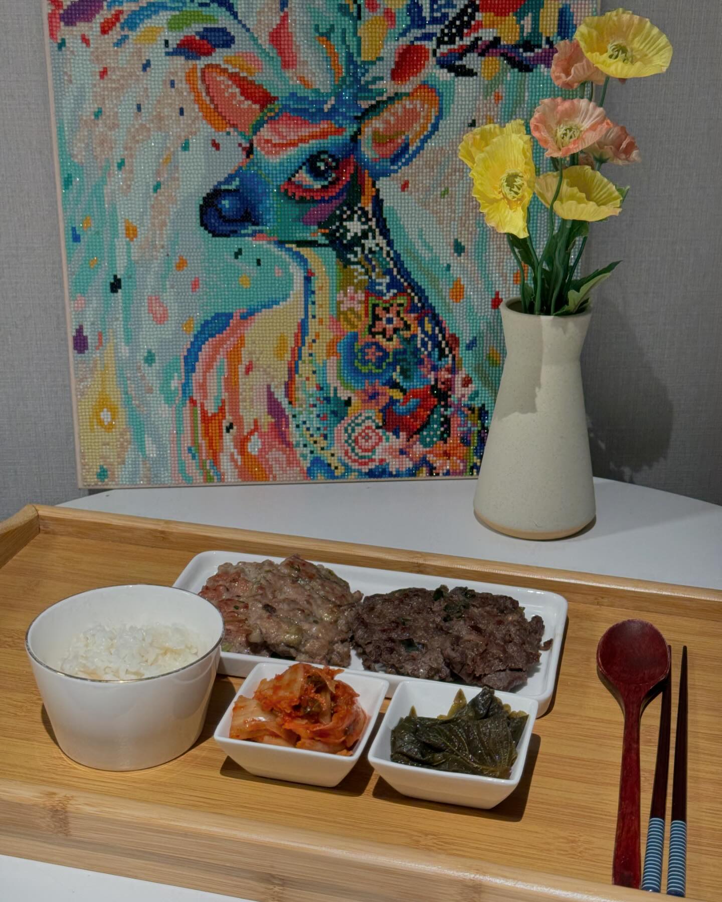 #광고 #협찬 전남 담양 남도예담 떡갈비 밀키트! 🍖✨ 한우와 한돈으로 만든 이 고퀄리티 떡갈비는 바로 한국 3대 떡갈비 중 하나예요🏆🇰🇷 100% 암소 한우와 국내산 한돈으로 만들어져서 신선하고 퀄리티 좋은 재료만 사용한답니다. 🥩👍 천연 양념으로 맛을 냈는데, 그 맛이란... 오마이갓! 🤤🍍 아이들도 좋아할 맛이라 더욱 좋아요😍 대한민국 요리경연대회 약선요리부문 대상 수상작이기도 하니 믿고 먹을 수 있어요🏅✨ 조리도 쉽고 빠르게 할 수 있어서 편하게 즐기기 아주 좋습니다! 😉 

➿ localtable.co.kr 

#남도예담떡갈비 #떡갈비밀키트 #한우 #한돈 #맛집 #먹스타그램 #맛스타그램 #요리 #간편식