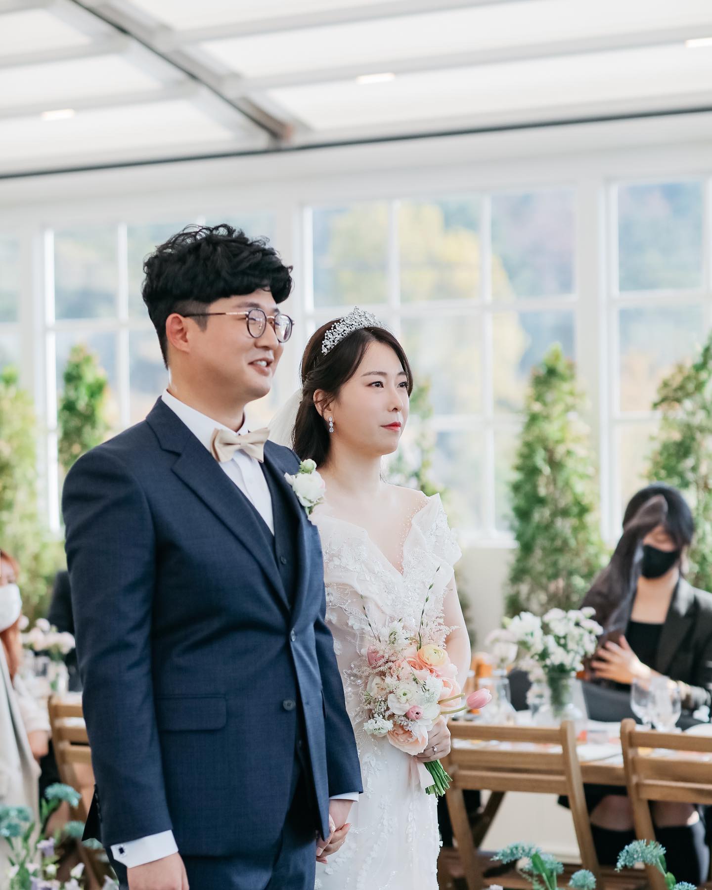 두번째 결혼기념일💓💓

결혼식 준비할때부터 지금까지 딱히 크게 싸울일이 없는 우리😍 

주부인 내모습이 낯설때도 많지만 제법 마메두로🤍❤️

결혼조아 결혼최고 연하남편최고👩🏻‍❤️‍👨🏻
지금처럼 꼭 붙어다니자~~~~💓💓💓

집밖에 모르는 내남편이 최고시다😍
 
iam 행복해요🤍

#용띠랑양띠 #연상연하커플 #찐별부부