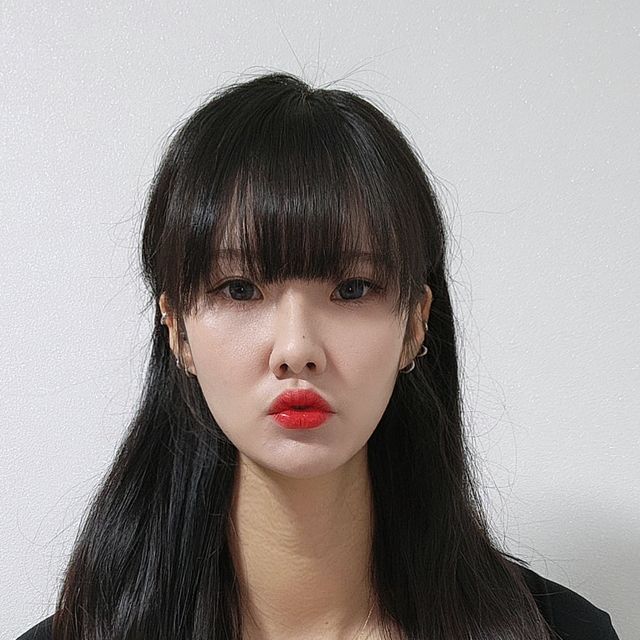 @eun.__.mi0313 on Instagram: "#제품협찬 <우아글로벌 드레이프 롱 원피스> 고급 퀄리티의 공장에서 작업되어 퀄리티가 매우 좋고 클래식한 컬러감으로 다양한 코디가 가능하며 모임이나 데일리로