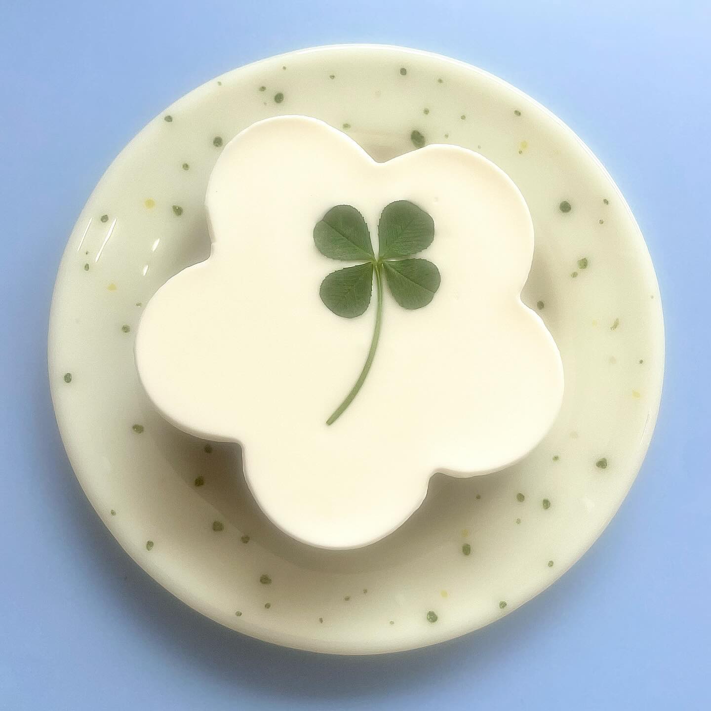 🍀🤍