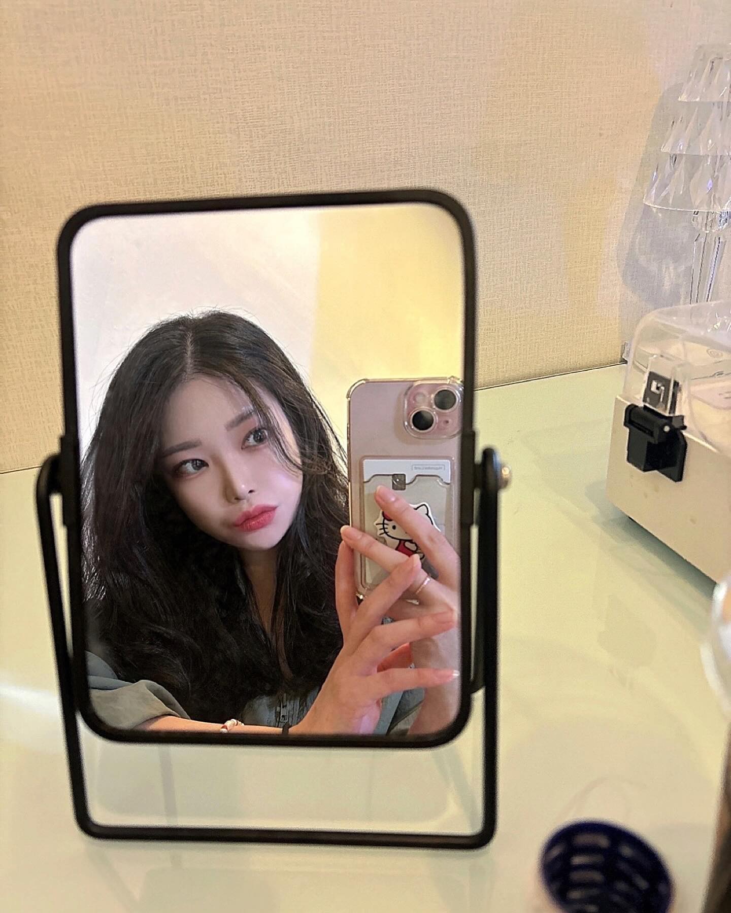 빼꼼 바쁜 것만 끝나면 요꼬라지로 사무실 죽 치고 있어야지