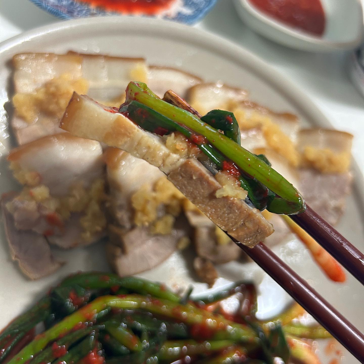 #협찬
#슬꿀맛집_배송 
#종가파김치 

종가 전용 별미김치 양념으로 만들어 감칠맛을 잘 살리고 아삭한 식감까지 맛있는 종가 파김치 소개드려요💚

최근 대한민국 대표 김치전문브랜드 '종가집'이 '종가'로 리브랜딩 되었다고 하네요🙌🏻

캠핑가서 즐기는 기름진 고기와의 궁합도 일품! 느끼하고 고소한 짜장라면과의 궁합또한 일품!🔥

저는 보쌈과 함께 즐겨보았는데 역시 종가 김치답게 맛이 좋더라구요🥹🥹

파김치 좋아하시는 분들 종가 파김치 강추 드립니다🩵

🌷구매링크
(https://www.google.com/url?q=https://www.google.com/url?q%3Dhttps://emart.ssg.com/item/itemView.ssg?itemId%253D0000010694466%2526siteNo%253D6001%2526salestrNo%253D2037%26amp;sa%3DD%26amp;source%3Deditors%26amp;ust%3D1694580937043326%26amp;usg%3DAOvVaw3b5FrGNCle1W1ib2ncCTFv&sa=D&source=docs&ust=1694580937052134&usg=AOvVaw3gWYDpcIgSaDkP6BjqjS1X)

 #대한민국대표김치 #대한민국1등김치 #글로벌김치 #종가집리브랜딩 #종가 #집밥스타그램🏡 #홈쿡 #협찬문의 #협찬환영 #협찬문의dm