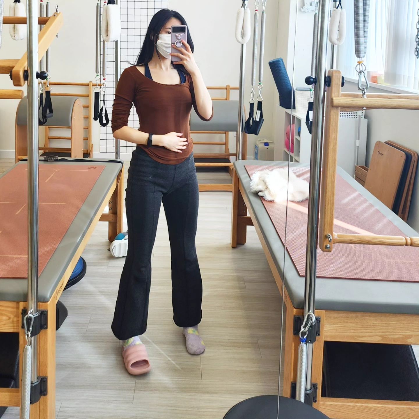 다리 부상 5일차🤕
다리 안쓰는 상체만 간신히 하는중
3주는 쉬라고 하는데..
어..
발안쓰는 운동이라도 해야지!!🤨