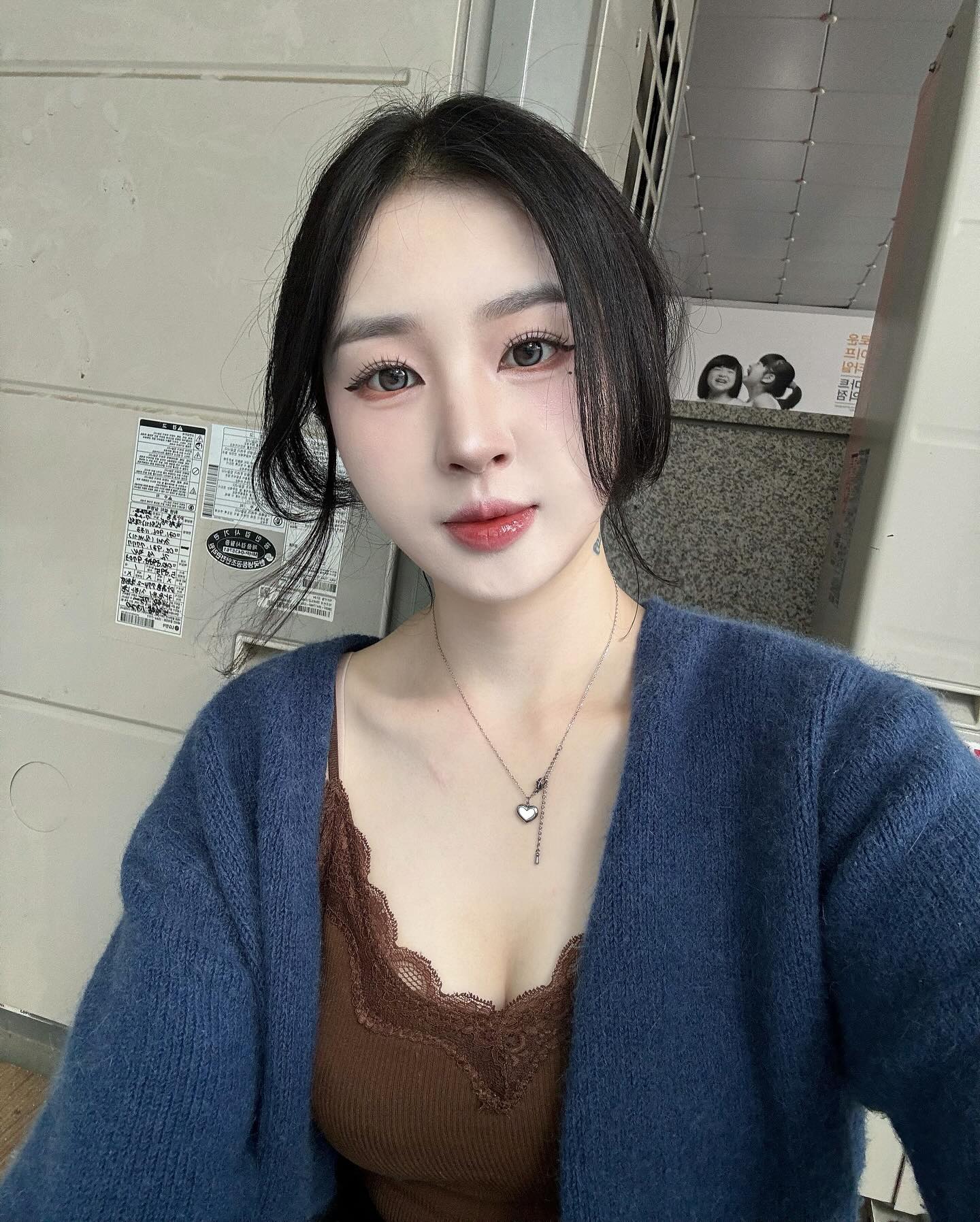 웃어 번아웃 온 김은빈아^
 (예민하니까 누구든 나대봐..)도파민 건들여
#소통 #맞팔 #선팔 #fyp #selfie