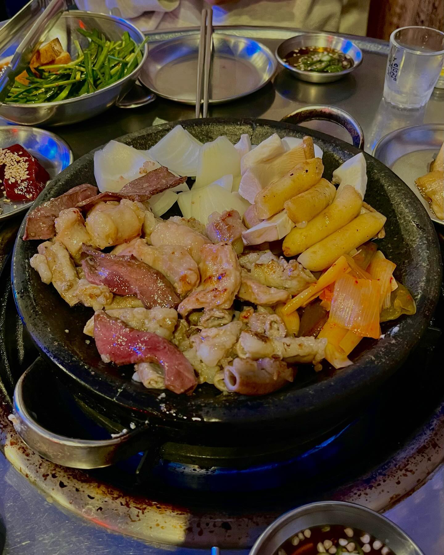 동네에서 제일 애정하는 곱창집..🤍
다른 곳 다녀도 결국 돌아옴
　 
간 천엽은 서비스로 주셨다..! 최공😇
　 
　 
#소곱창전문점 #운정맛집 #야당맛집 #야당소곱창 #야당곱창 #대파곱창