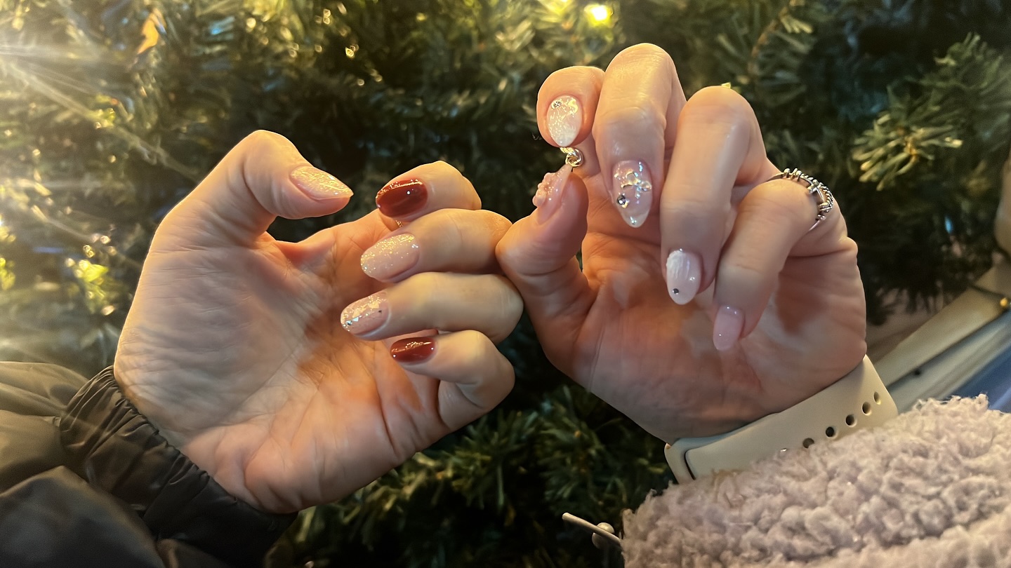 #이뿌다 💅🏻 
nail_ofyoon_2 

우리 오늘도 언니랑 네일데이트 
담주엔 겨울이여도 세뚜로 #패디 하러 go🦶

.
.
.
#주부스타그램 
#일상
#야탑
#네일
#초딩맘
#like 
#likesforlike 
#30대 #주부
#야탑네일 #네일맛집 
#nail #nailart #korea 
#야탑네일 #분당네일
