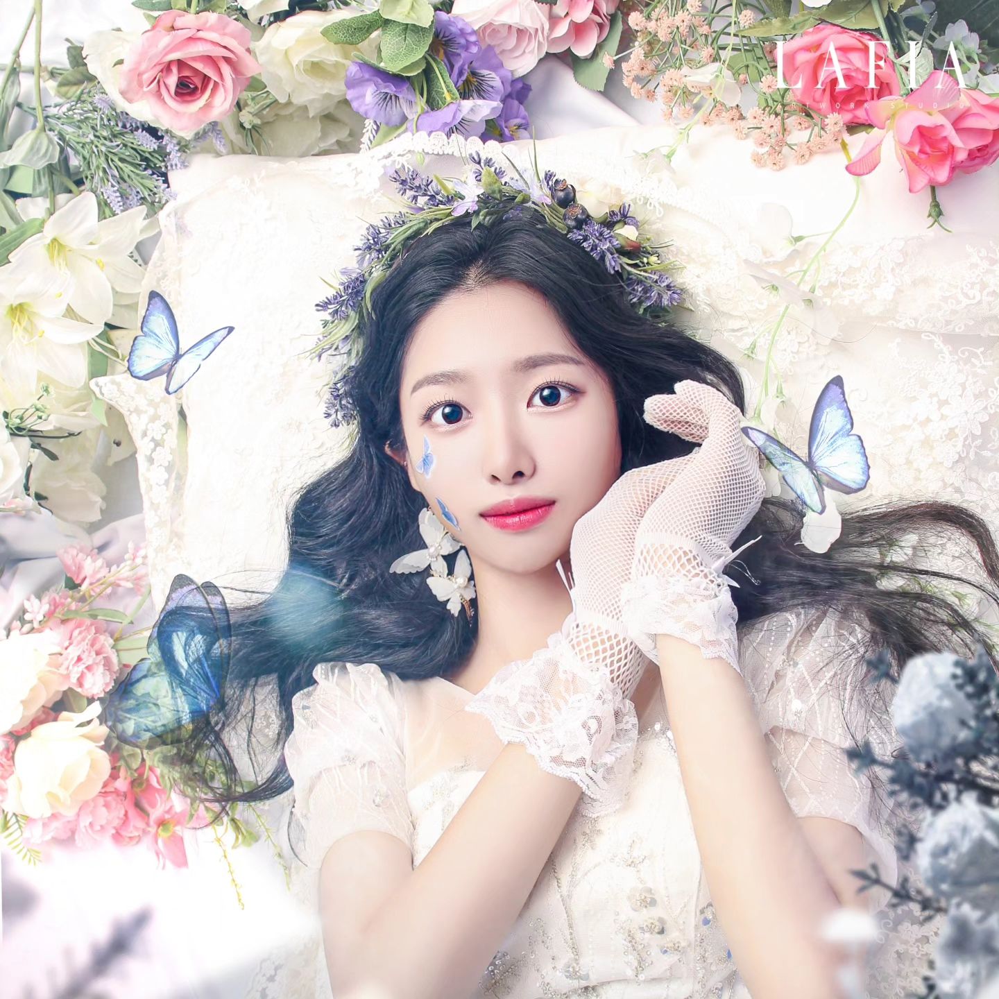 이정쌤에게 메이크업받고 찍은 프로필💕
또렷하고 색감 예쁘게 해주셔서
몽환적인 느낌들이 너무 잘 표현된거 같아용✨️✨️

라피아에서 촬영했는데 
드레스가 다양하고 예뻤답니다🎀

서울에서 프사찍으신다면 
어바웃알린에서 메이크업 추천드려요😘🧸

.
makeup_2jjung_ 
#히나뷰티#프로필#프로필사진#어바웃알린#메이크업맛집#메이크업#메이크업추천#프사#프로필추천#프로필사진추천#뷰티#뷰티인플루언서#공주맛집 #라피아#내돈내산#인슈슈#그로커#그로우커넥트#그로커챌린지