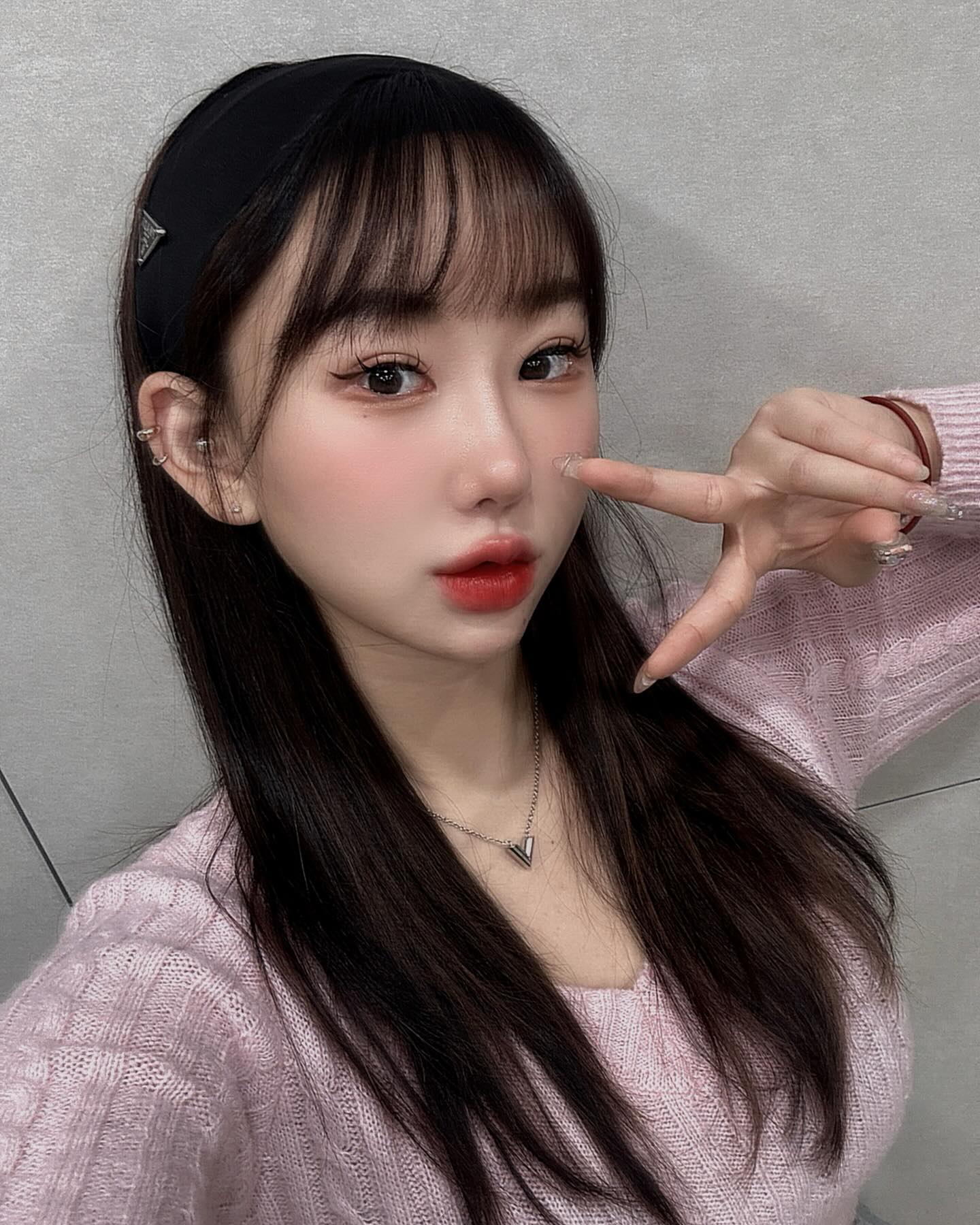 하루 일 빼고 원장님들이랑 네일재료 대량구매하러 다녀옴
원장님 어머님이 밥도 해주심ㅠㅠ밥그릇 싹싹 비움!(๑˃̶͈̀∇˂̶͈́)و
요즘 무기력해서 아무것도 하기 싫지만,,,,
재료값 탕진해서 꼼짝없이 열심히 일해야함...
파이팅...할 수 있게찌...៖…