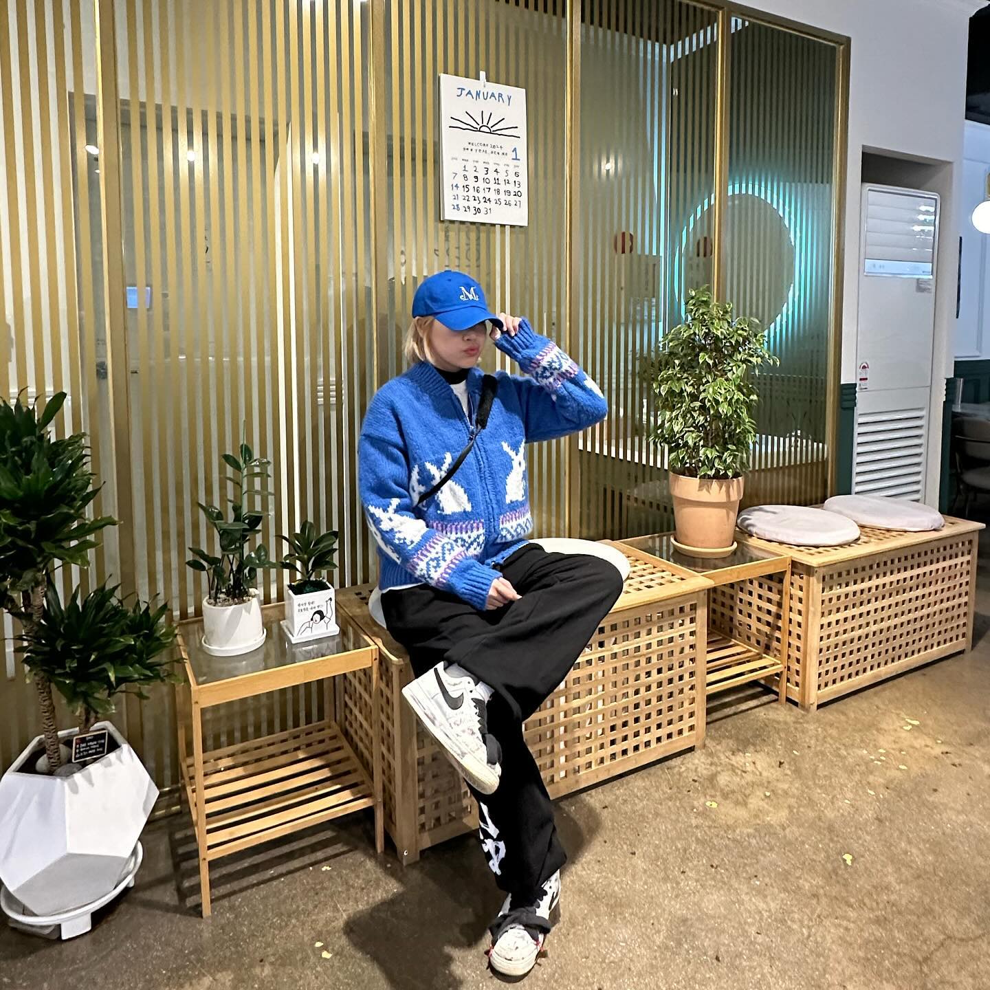 어떠냐! 블루폭탄코디💙💙💙

#오델룩  #오오티디 #블루코디