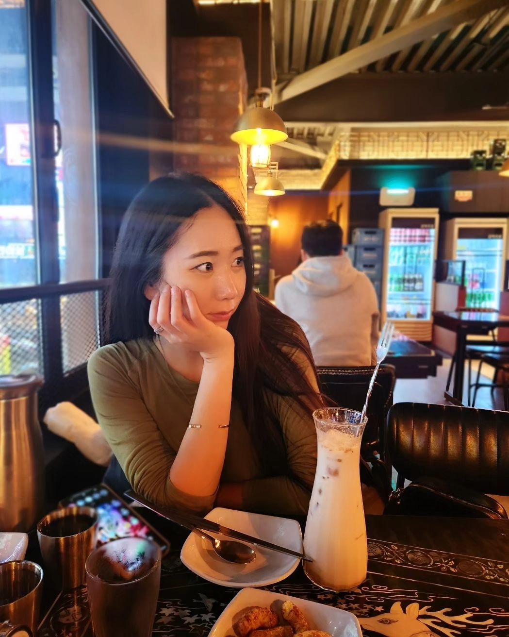 ㅡ
간단히 먹는다는게..3차까지 갔던 날😆
금복주류 미숫가루소주? 맛있어서 홀짝홀짝 술맛 전혀 안남👏
2차로 또또또 철길부산집 가버리기..😆😆

#금복주류 #철길부산집 #할맥