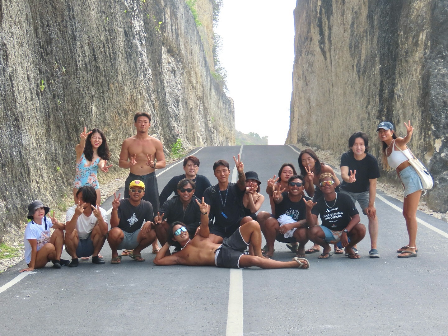 🔆
이젠 혼자가 아닌 다 함께 하는 서핑 
sunny_camp_bali_
#pandawa #bali #surfing #together