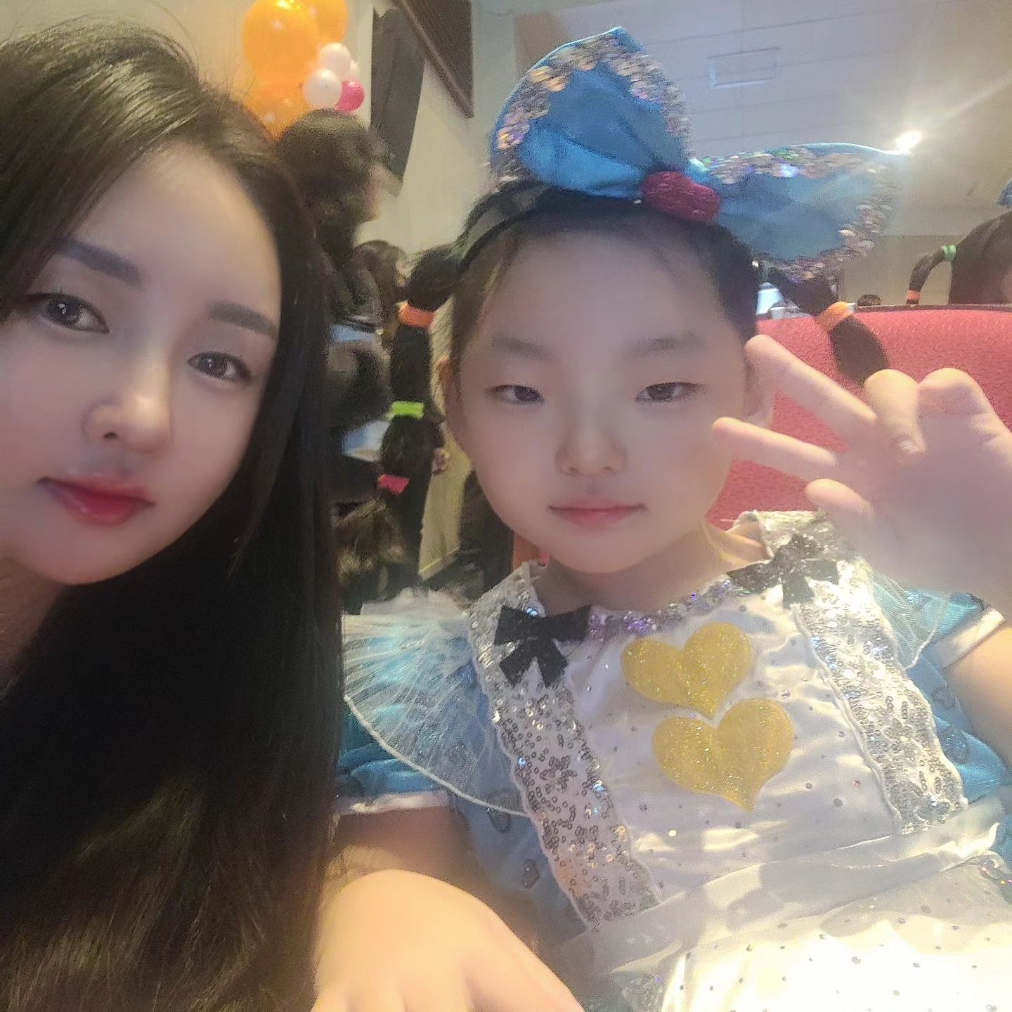 8세 공주 발표회^^
동영상에 첫번째 하트가 다은이^^
두번째 하트가 더 잘하고ㅎㅎㅎ

#서구문화회관 #8세방송댄스 #대구8세