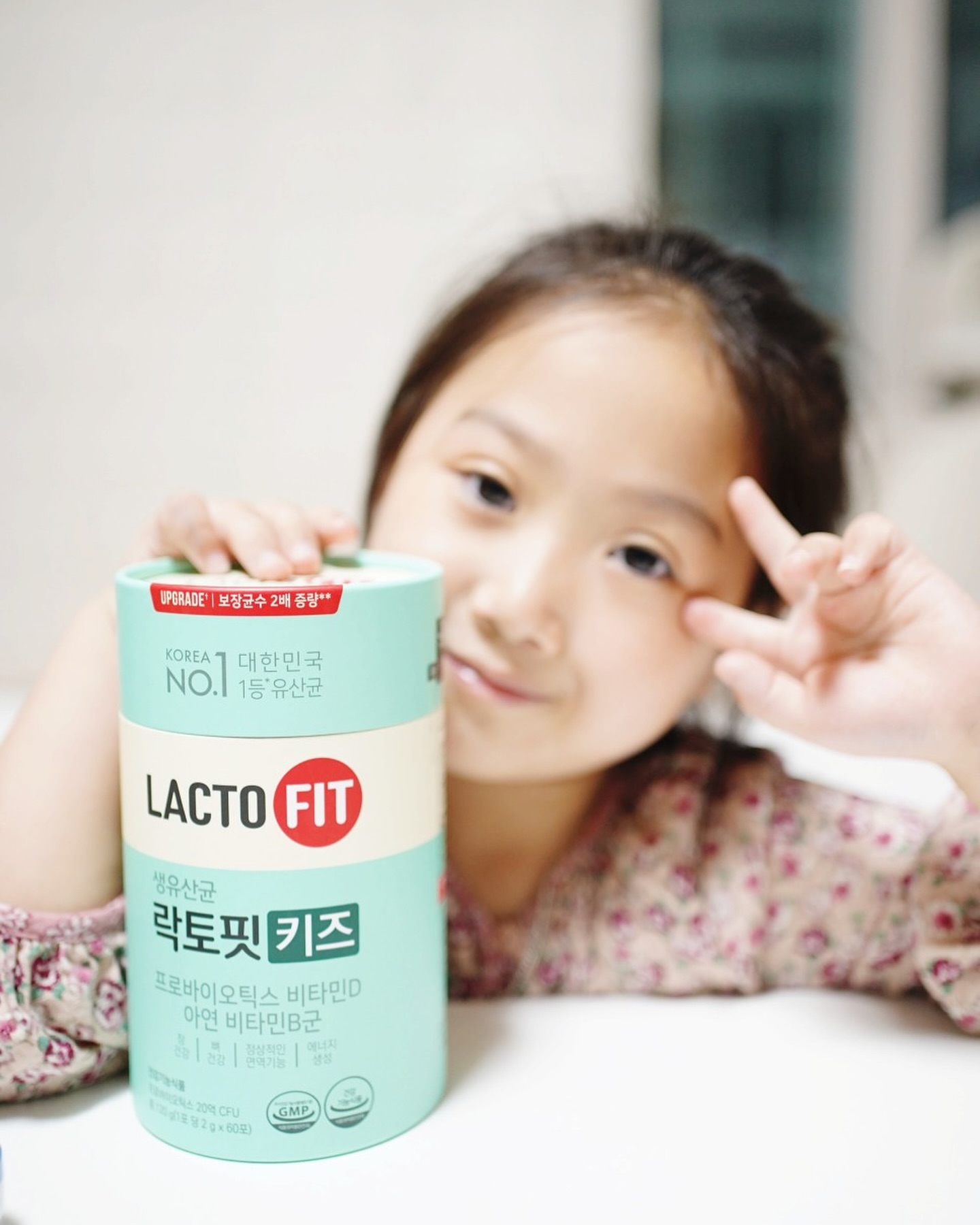 #광고

락토핏 키즈! 
성장기 아이를 위한 6가지 복합케어 유산균! 
맛있는 요구르트 맛으로 우리 아이 맞춤 유산균으로 안성맞춤이에요

뼈의 형성과 유지에 도움을 주는 비타민D가 식약처의 1일 영양성분 기준치
100%를 충족할 만큼 비타민D 400IU나 함유되었으며
정상적인 면역기능에 필요한 아연, 
비타민 B군이 포함되었으니 안 챙겨줄 수가 없겠죠?

비타민 B군을 소개하자면
탄수화물과 에너지 대사에 필요한 비타민 B1,
체내 에너지 생성에 필요한 비타민 B2,
단백질 및 아미노산 이용에 필요한 비타민 B6이랍니다~
맛있는 요구르트 맛으로 어린이도 맛있게 섭취할 수 있고
1일 1회, 1회 1포 식전, 식후 관계없이 물 없이도 언제 어디서든 섭취 가능하니
우리 아이에게 필수템이네요

배변활동이 원활하지 않은 어린이,
정상적인 면역기능 정립이 필요한 어린이,
규칙적인 배변 활동을 원하시는 분,
정상적인 성장 발달이 필요한 어린이,
예민한 장을 가진 어린이들에게 추천해요 ^ ^

#종근당건강 #락토핏 #락토핏플 #락토핏플3기 #락토핏서포터즈 #락토핏골드
