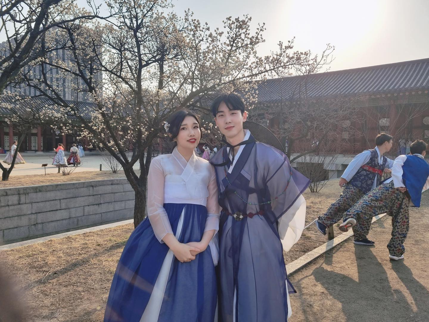 많은 시련이 있었지만 
모든 오해와 갈등을 지혜롭게 해결해나가며 소중한 사람을 알아볼 수 있었다. 
그 과정 조차 지금은 너무 감사해 사랑해 소중한 사람 

#경복궁 #셀피 #셀스타그램 #럽스타그램 #selfie #selca #오늘의훈남 #오늘의훈녀 #경복궁데이트 #사랑해 #럽스타그램❤️ #일상 #데일리 #ootd
