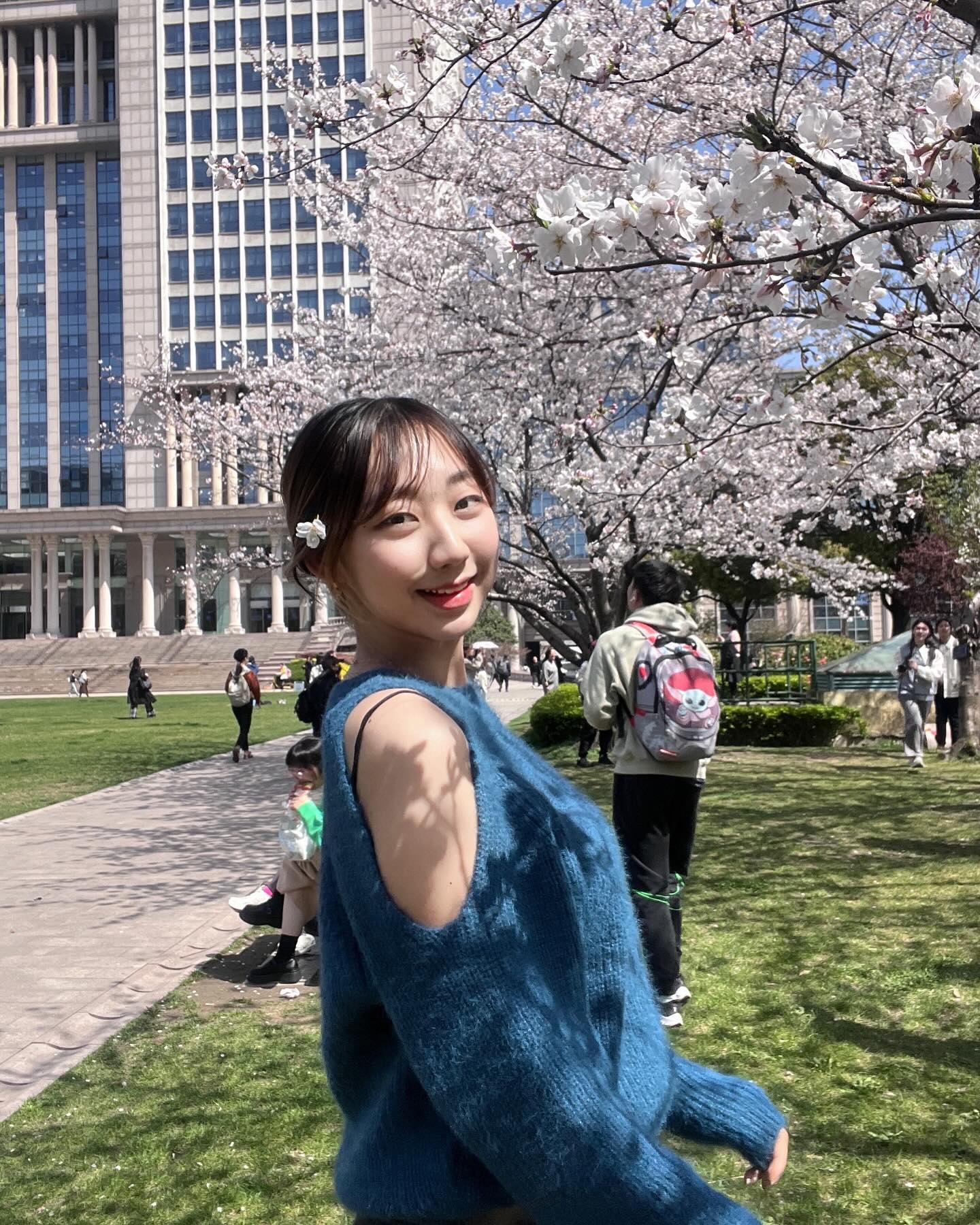 하지만꽃 🌸

.

.

.

#igers #potd #ama #ootd #instagood #dance #kpop #instadaily #like4like #selfie #instalike #follow #f4follow #following #likeforlikes #fff #likeforfollow #lifestyle #fashion #instadaily #instalike #韩国人 #留学生