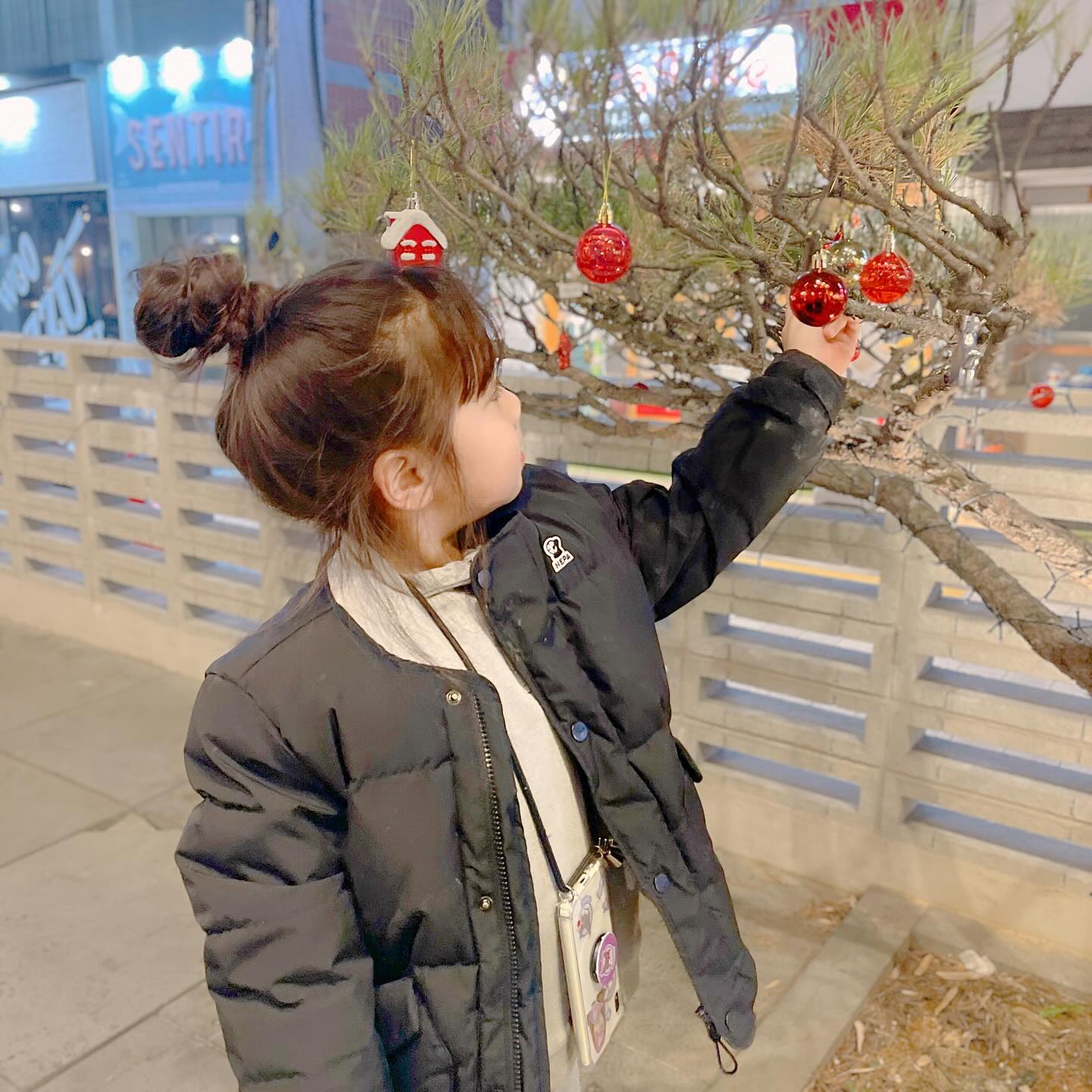 ◡̈𖤐
일주일간 함께해서 힘들고 정신사나웠다😵‍💫

이제 등원해라 뿅 

#부산맘 #딸스타그램  #방학