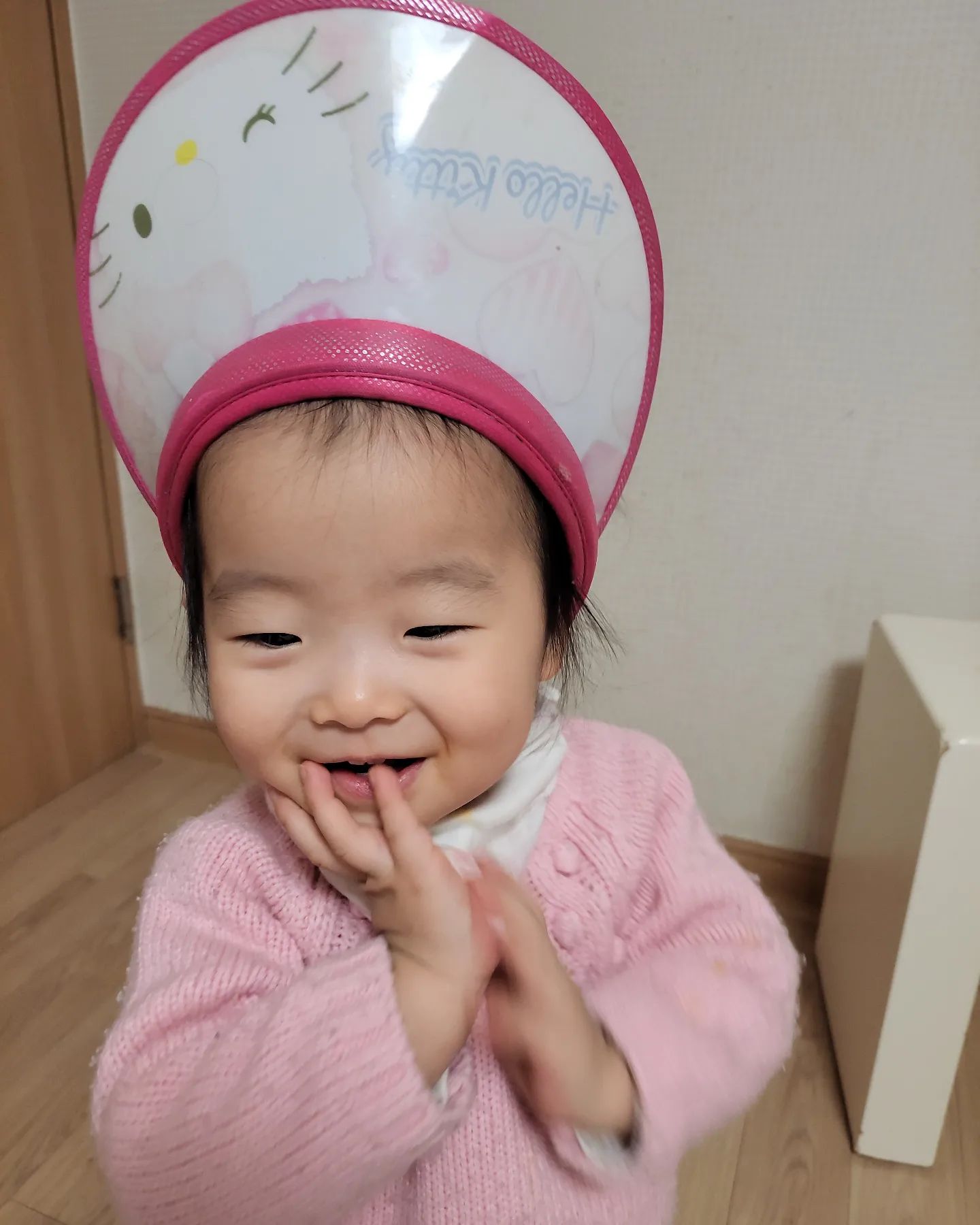 썬캡 요래 쓰면 되나요~~?
주말육아 힘들어도 아이들애교땜에 웃네요ㅋㅋ
이번 주말도 다들 화이팅입니다!!

#현실육아 #귀여운아기 #귀여운 #cutebaby  #아기 #baby #16개월 #16months #육아소통 #아기모자 #아기모자코디