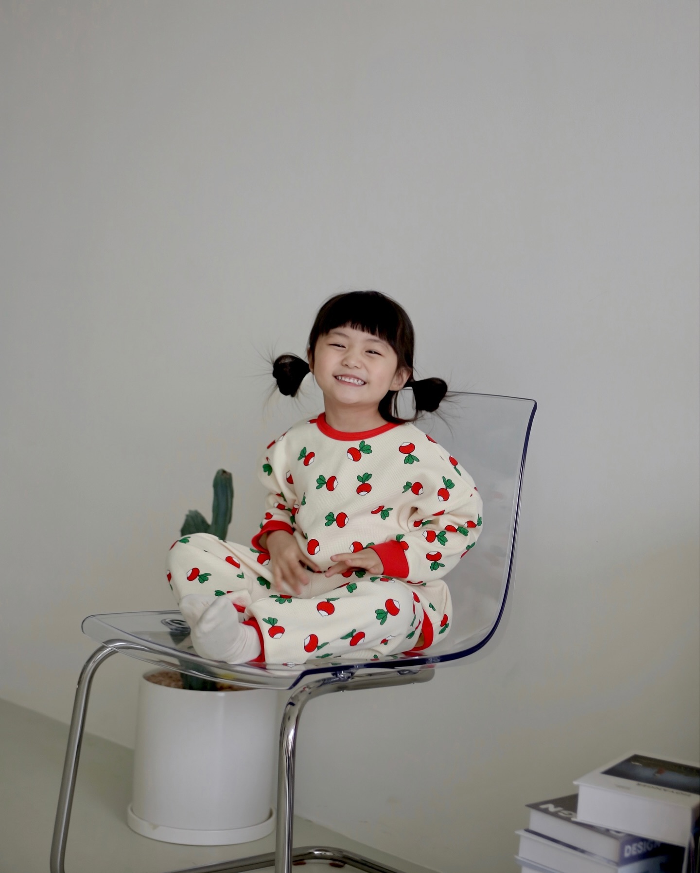 #원더베베_하율
겸둥이 ´͈ ᵕ `͈ ♡ 12월도 얼마 안남았는데
곧 6살이라규~?

/ 하율 𝟦𝟪𝖬 𝟣𝟢𝟢𝖼𝗆 𝟣𝟨𝗄𝗀 𝟣𝟣𝟢 𝗌𝗂𝗓𝖾

creamnwonder_wholesale 
cream.ceo 

#원더베베 #크림실내복