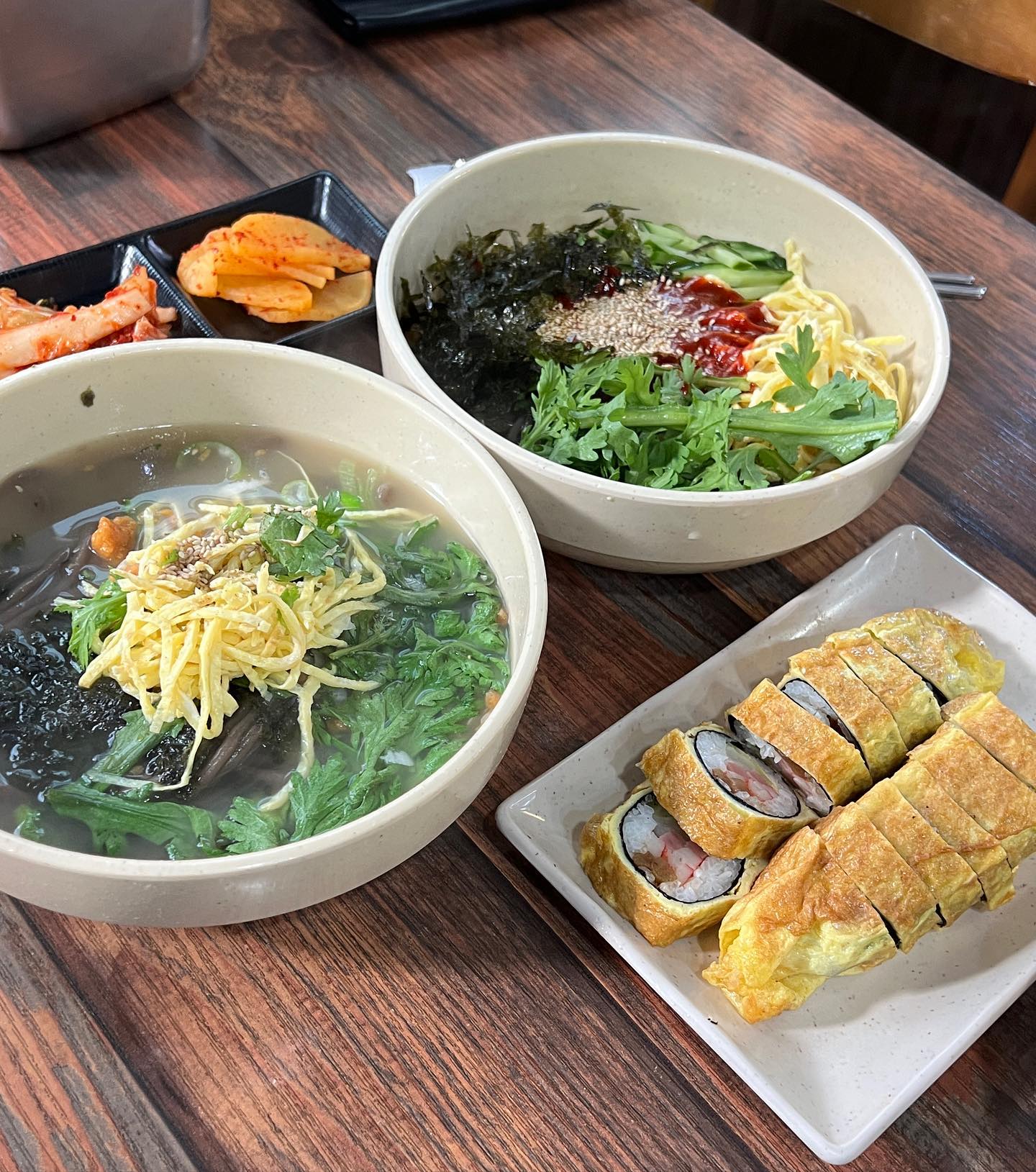 🍜
.
24시간 아무때나 맛있고 간단하게 호로록 
.
🎈오목골 즉석메밀우동
🪄인천 미추홀구 석정로 142 오목골즉석메밀우동
💵메밀우동7,5 메밀비빔8,5 계란말이김밥 5,0 반반만두6,5
