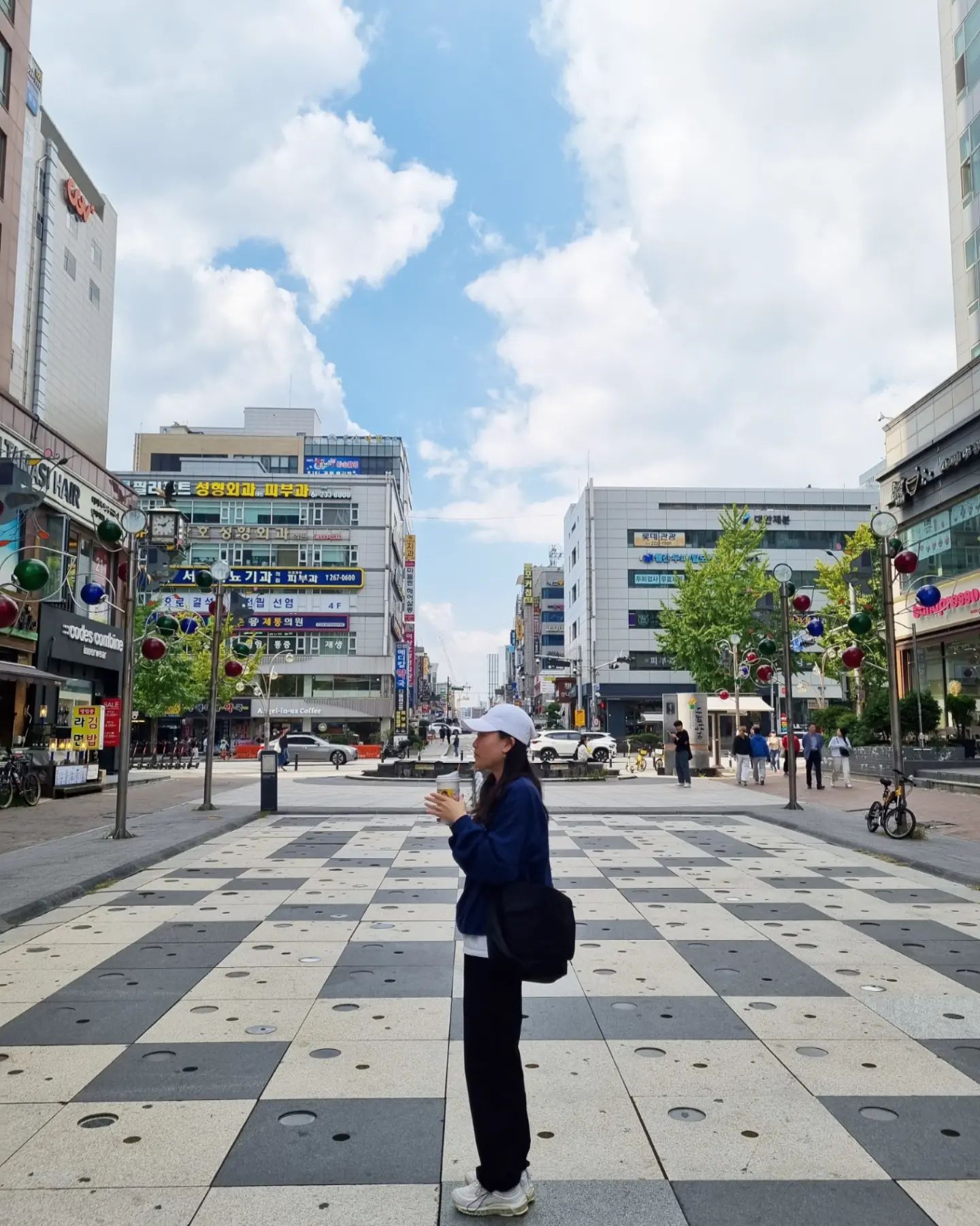 몇년만에 인계동💙
.
.
.
#주말 #나들이 #월화원 #인계동 #일상 #selfie #selca #daily #dailylook #ootd #ootdfashion #첫줄 #소통 #좋아요