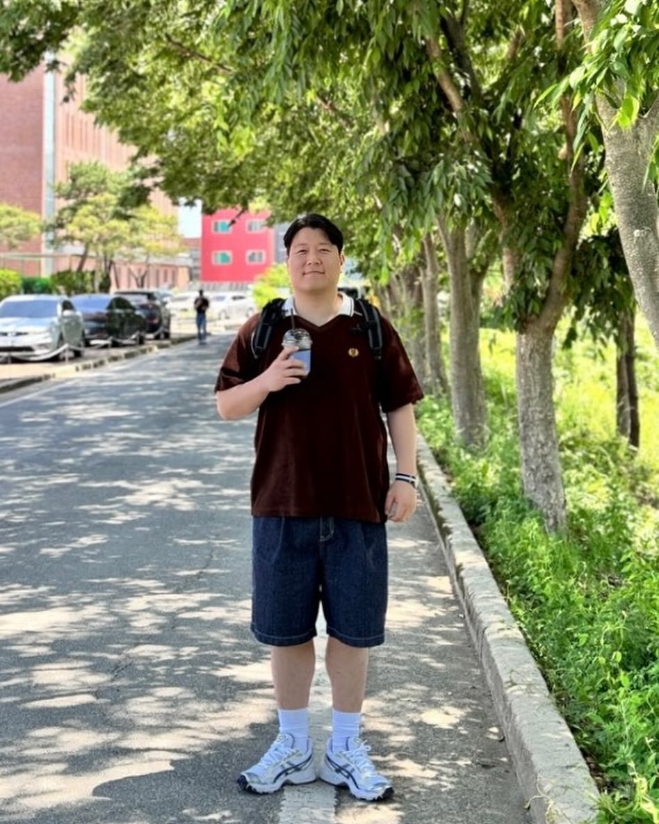 에이지그레이 - 데이스트링백팩 소개할게요😎😎
.
.
.
.
.
#에이지그레이 #데이스트링백팩 #무신사 #백팩 #백팩코디 #캠퍼스룩 #아식스 #디스커스애슬레틱 #비얼디드키드 #반팔코디 #봄코디