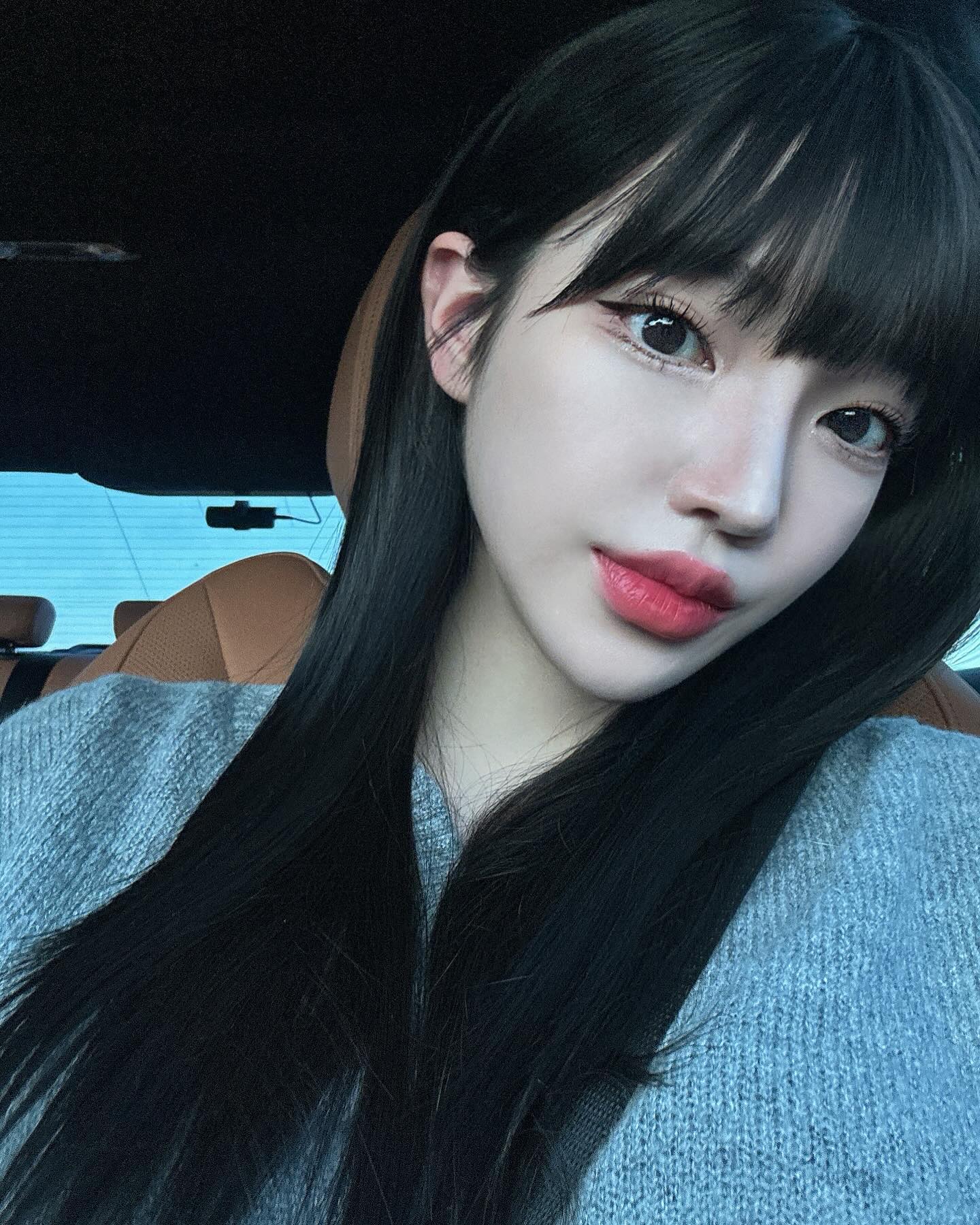 #협찬 

짧은 머리가 질릴때나 분위기 전환에 딱인 가발이였어요!
취향에 따라 잘라써도 되고 고데기도 가능해서 좋더라구요🩵

#픽앤웨어 #통가발 #가발 #전체가발 
#항암가발 #패션가발 #슬릭펌