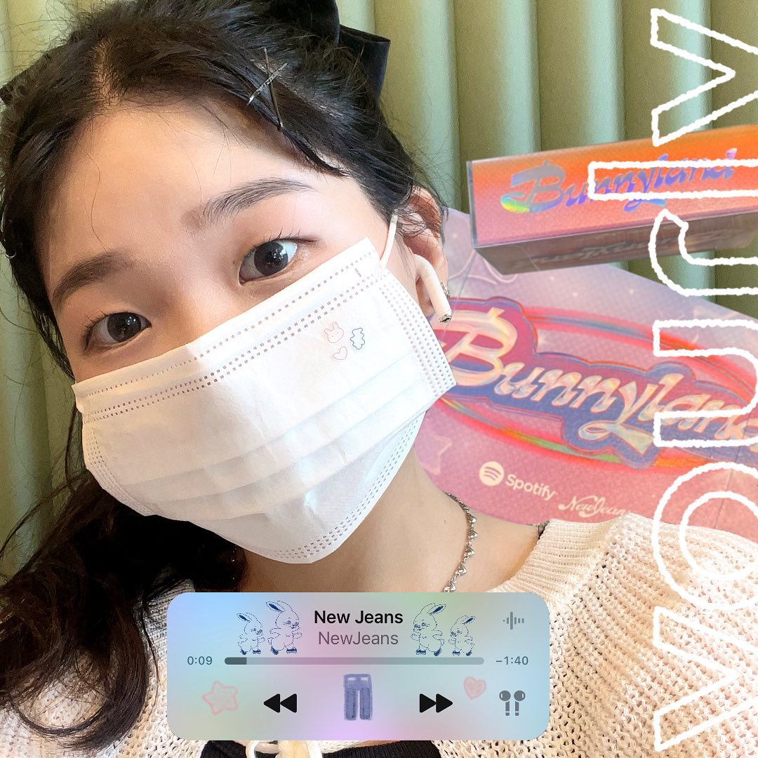 #제품협찬 official_yourly

➿We can go wherever you like, 근데 카메라는 없는.
➿What’s your ETA?, AM 06:00, 그럼 카메라 못 받음.

눈물 젖은 블로그.. 보러오셔요🥲

𝐖𝐢𝐭𝐡.
🫧 유얼리 렌즈
🫧 1month | G.Dia : 13.1mm
🫧 론드 매트 그레이 | 자연스러운 그레이 컬러와 부드러운 써클링이 매치 업되어 자연스러운 그레이 빛 눈동자 연출