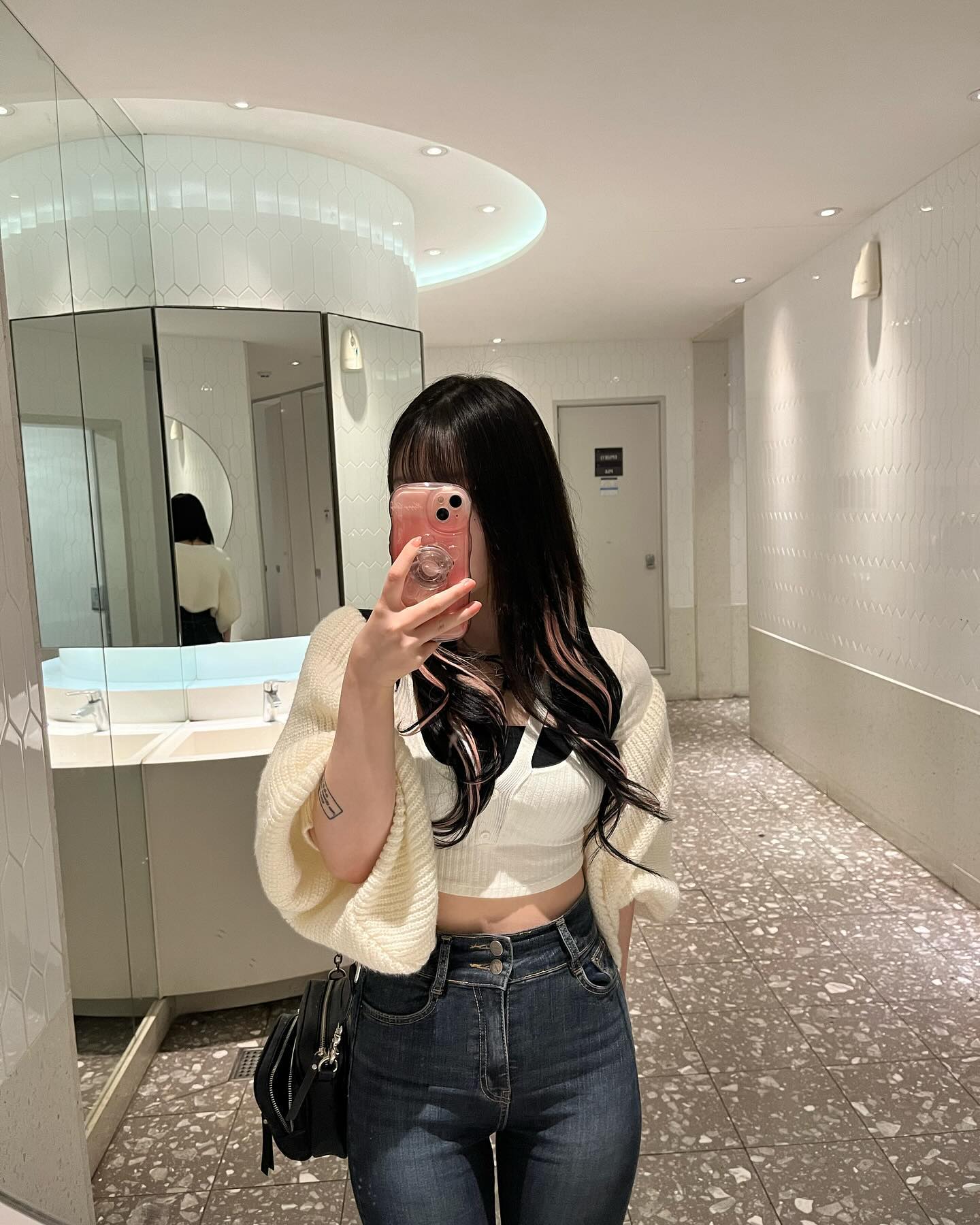붙임머리 컴백💕
/
.
.
.
.
.
.
#선팔#맞팔#인친#붙임머리#신림#신림붙임머리#붙임머리잘하는곳#핑크붙임머리#여자헤어스타일#분위기#감성#오오티디#선팔하면맞팔#거울샷#인스타패션#데일리룩#셀스타그램#인스타뷰티#좋반#좋반테#팔로우반사#놀스타그램#데이트룩#신도림#씨네큐신도림