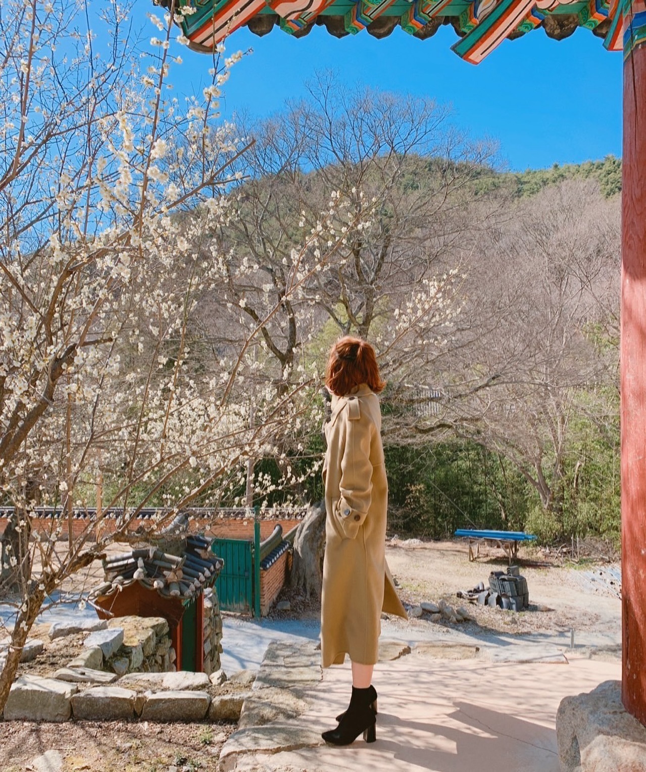 Happy February 🍃
 ⠀⠀ 
안녕2월
나이먹은지 벌써 한달이 지났다니🥲
쉼없이 앞만 바라보고 왔더니
머리카락이 이렇게나 자라있었네요🥸
 ⠀⠀ 
꽃피는 봄이 올때까지
또 달려봅니다아🤞🏻
 ⠀⠀ 
 ⠀⠀ 
(그런데 또 머리 자르고 싶네...)
 ⠀⠀