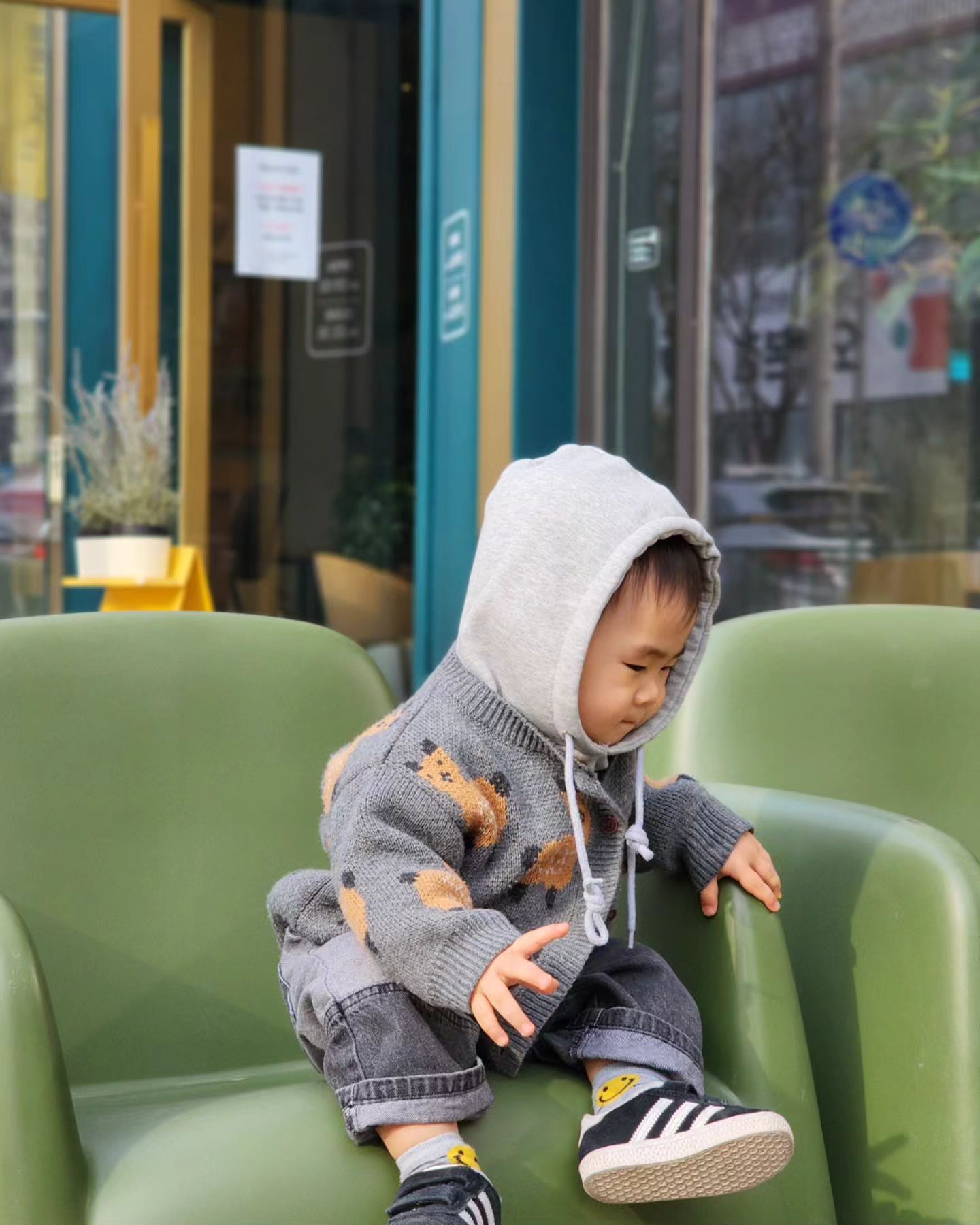 봄 날씨에 설렜던 지난 주말 🌻

가디건만 입어도 충분했던 날씨였눈뎃
다시 비 구름 바람 쌩쌩 추운 겨울 날씨가 되버리다닛 ʕ ´•̥ ᴥ•̥`ʔ

햇빛 쨍, 바람 솔솔부는 봄아 언능 와줘 〰️ 💛

#봄날씨만끽한 #지난주말 #18개월아기
