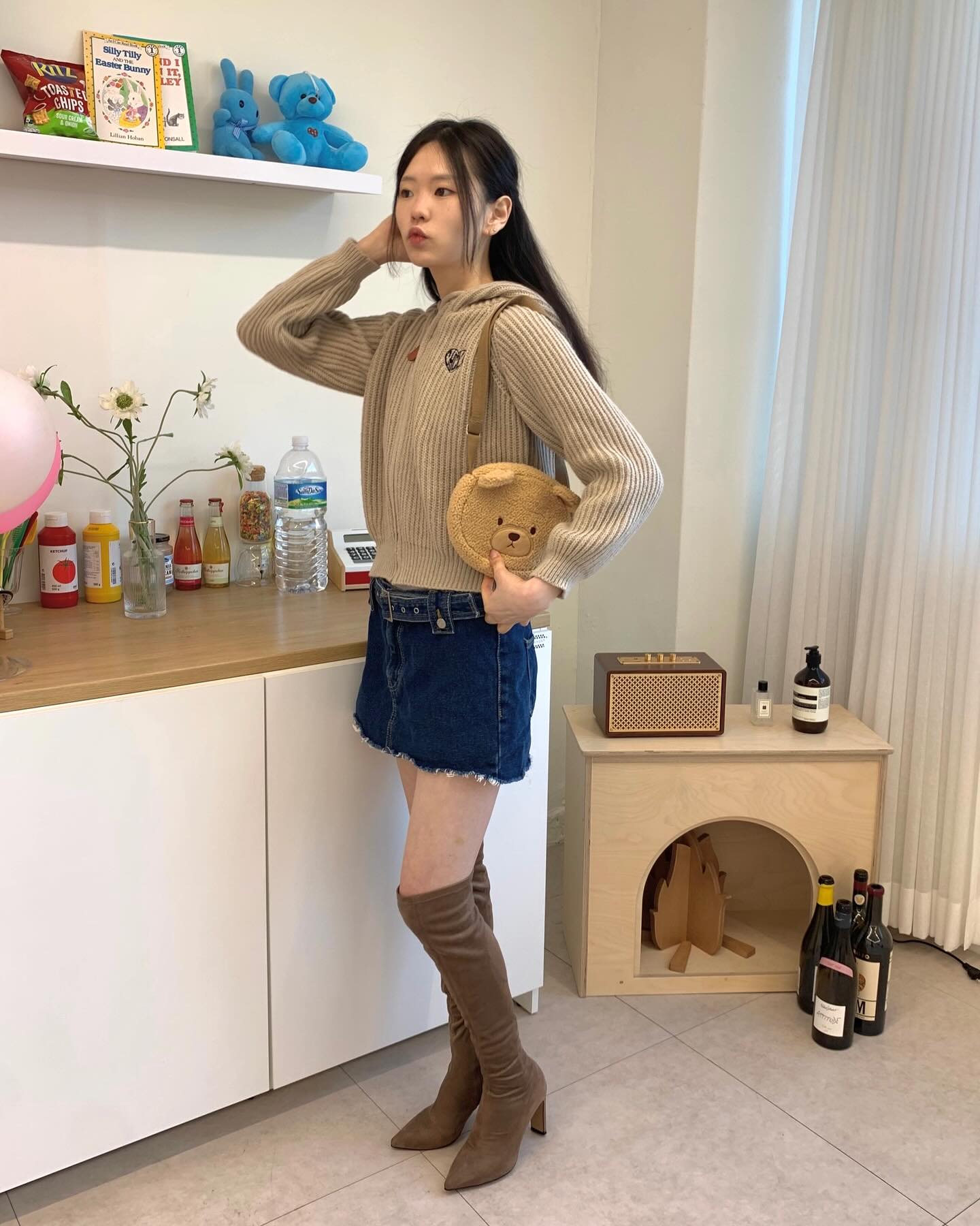 곰돌곰돌 오오티디 🐻 #협찬 #CHICKS

칙스 니트 후드 후드집업 핏도 아방하고 허리라인도 잡아줘서 여리여리 그자체 ♡

무신사 #칙스 페이지에서 바로 구매 가능하다구요 ꜝꜝ