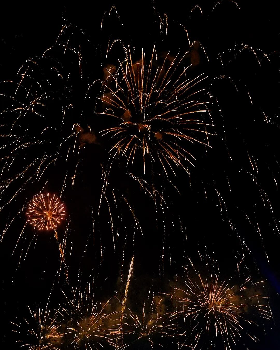 진짜 예쁘다🎇🎆 내일 또 보러 가야지🎶
#세종시 #세종축제 #세종불꽃축제