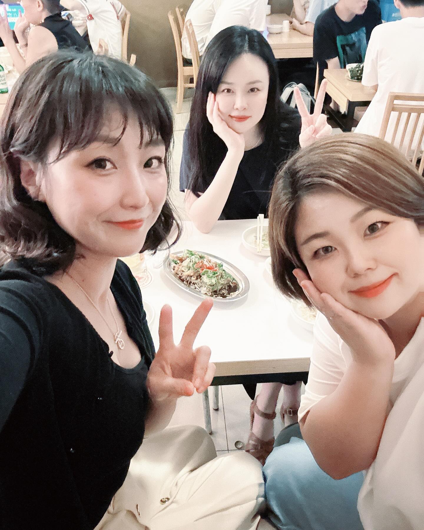 얼굴만 봐도 웃긴사이
-
-
#평생친구 #술친구 #고등학교친구 #변우석경쟁자 #MBTI왤케달라 #자부타임💃