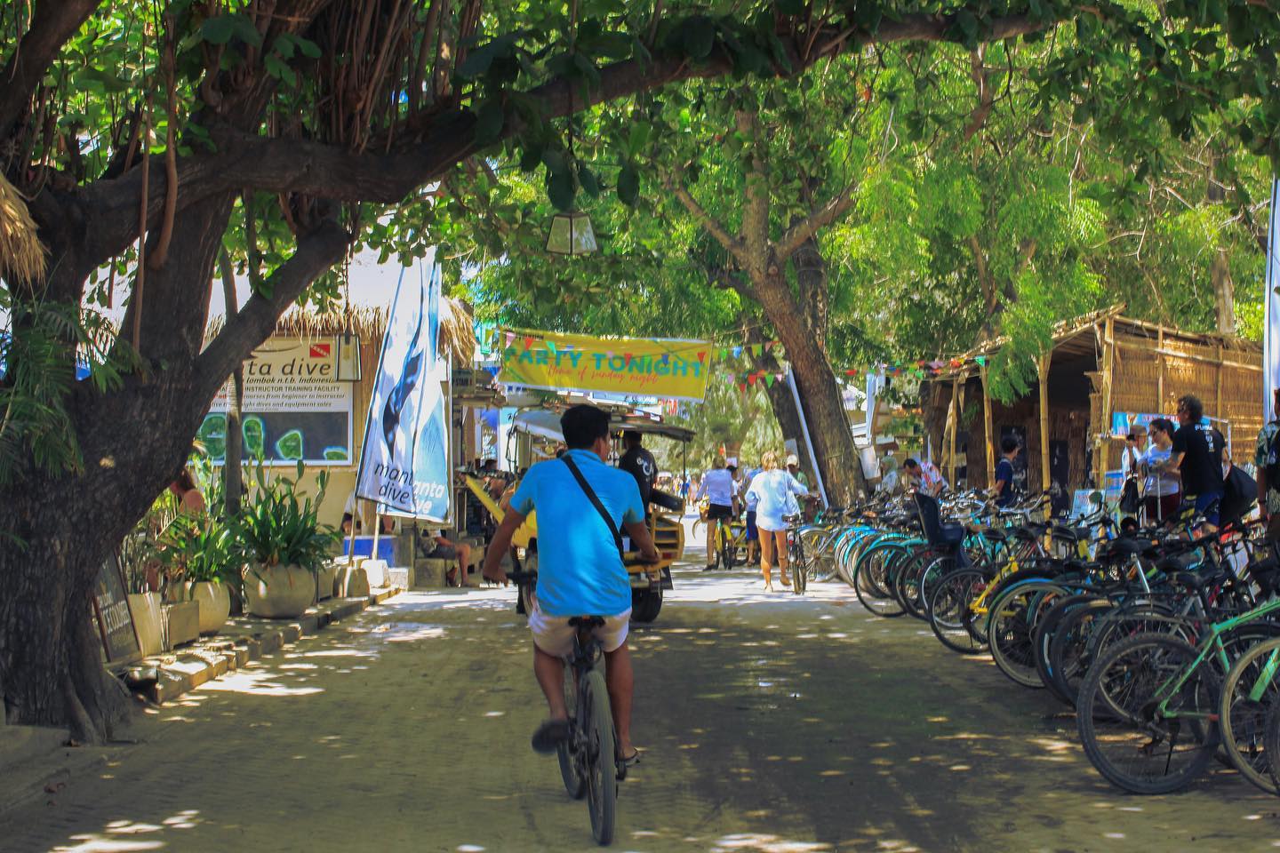 뜨거운 햇살만큼 강렬한 길리색감🌈상큼하다 상큼해
.
.
#gilitrawangan #bali