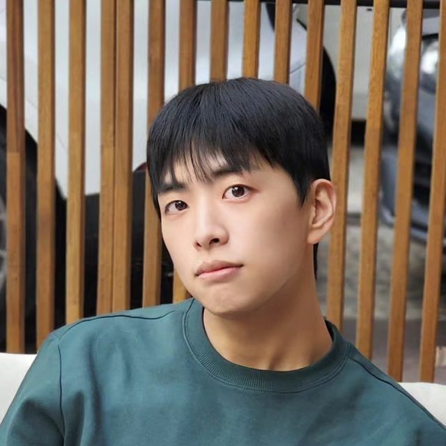 망구 on Instagram: "#광고 ⠀⠀⠀⠀⠀⠀⠀⠀⠀⠀⠀⠀⠀⠀⠀⠀⠀⠀⠀⠀⠀⠀⠀⠀⠀⠀⠀⠀⠀⠀⠀⠀ 옥스타 만세냥 봄, 가을 입기에 딱 좋은 맨투맨 귀여운 고양이로 심심하지 않은 디자인 사이