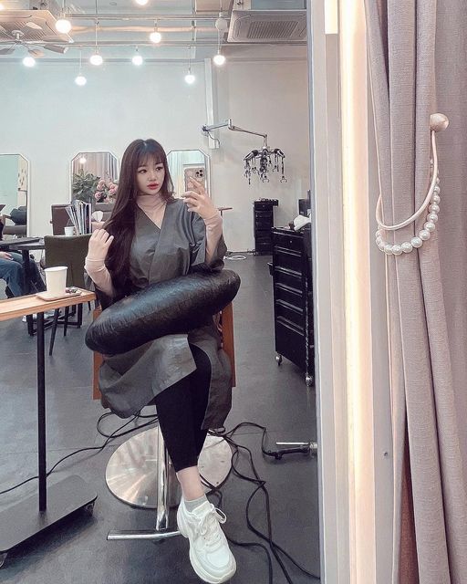 🌸또나 on Instagram: "#아망초 #협찬 헤어로그 정 (서울신당점) ✔️ 두피 케어 헤드스파 및 모발케어 두피, 모발케어는 한달에 한번씩해줘야 좋다고 합니다아 저처럼 머리를 바짝 자주 묶거나