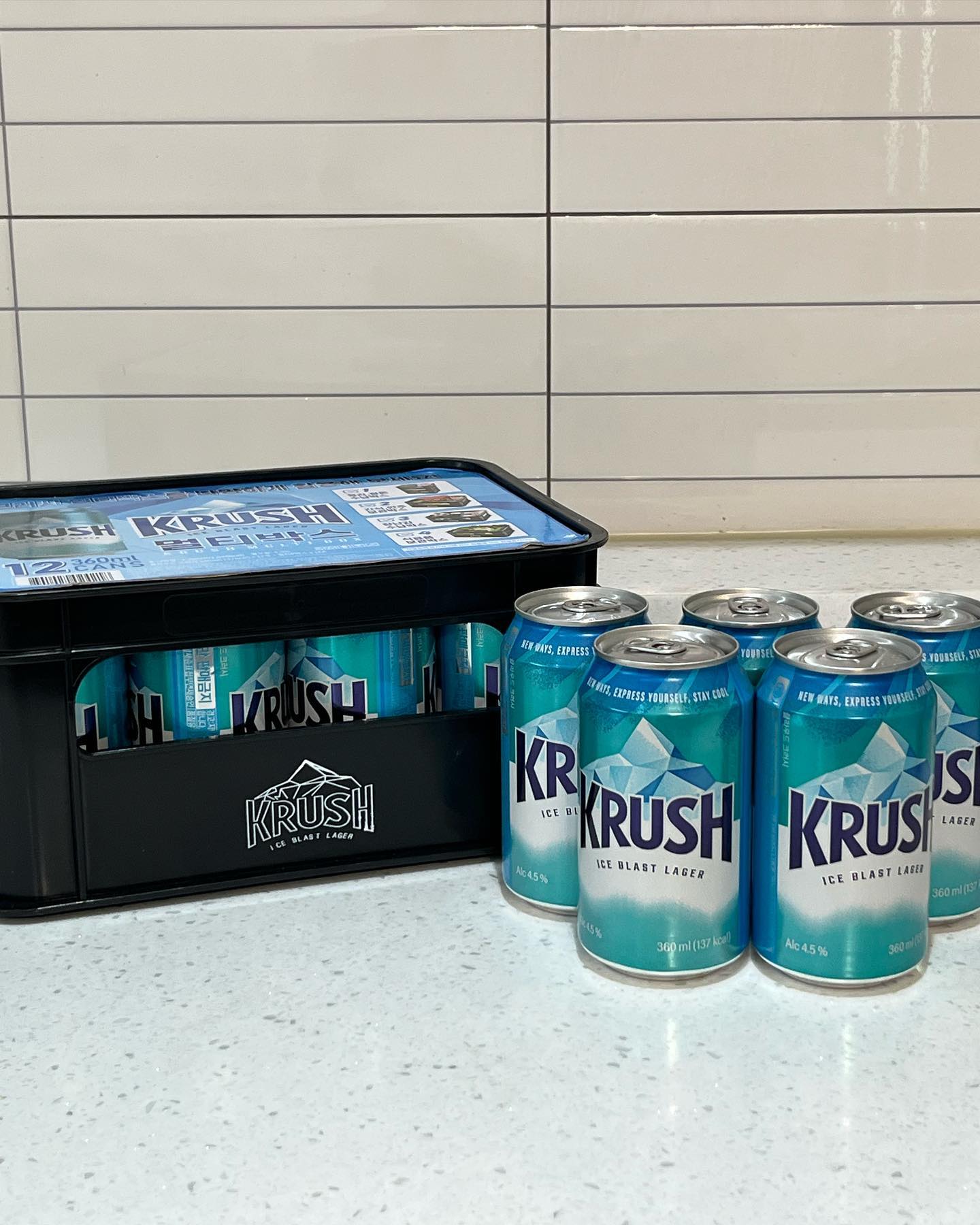 #협찬 #롯데칠성
KRUSH 크러시 맥주 🍺

⠀⠀
카리나 맥주로 이름을 알린
4세대 맥주 크러시 KRUSH 🫶🏻

요즘같이 무더운 여름 퇴근 후에는
시원한 맥주 한 잔으로 하루를 마무리 🍻

“ 크러시는 #이지드링킹 맥주 ”
시원 청랸함이 강점인 롯데칠성 크러시
무덥고 습한 여름에도 쭉쭉 마시기에 좋다!

어떤 음식과 먹어도 잘 어울리는 시원한 맛
부담스럽지 않는 맛과 향으로 호불호 없이 ♥ 

⠀⠀
-

[ 소맥포차 with 처음처럼 X 크러시 🍺 ]

장소 : 나우인명동 1층, 2층, 4층 루프탑
일정 : 8/23(금) - 9/18(수) 11:00 - 20:00

1층 : 크러시 생맥주 / 처음처럼 칵테일 / 크러시 X 처음처럼 소맥
2층 : 브랜드 굿즈 판매 공간
⠀⠀ 
krush_beer 

⠀⠀ 
* 지나친 음주는 뇌졸중, 기억력 손상이나 치매를 유발합니다. 임신 중 음주는 기형아 출생 위험을 높입니다.
⠀⠀ 
⠀⠀ 
-
Copyright 2024. 𝐦𝐚𝐧𝐧𝐲𝐚𝐦𝐨𝐨
All rights reserved.

#크러시 #크러시맥주 #크러시캔 #카리나맥주 #카리나 #4세대맥주 #맥주 #캔맥주 #이지드링킹 #이지드링킹맥주 #krush #롯데칠성 #롯데 #맥주추천 #맥주종류 #팝업스토어 #소맥포차 #처음처럼