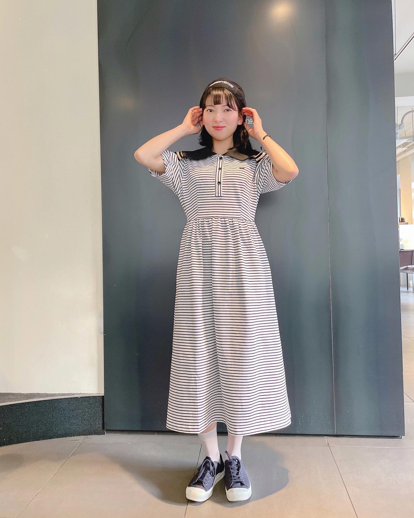 #협찬 #쥬시쥬디 #쥬디스크루

봄을 만끽하는 중🦋
날풀리자마자 입어봤는데 따스한 날씨 덕분인지 여유롭게 돌아다녀서 기부니 좋았어요🤸🏻‍♂️특히 상콤한 원피스를 입어서 더요💙🖤

이날 날이 좋은탓에 활동이 아주ᵎᵎᵎ 많았는데 아주 고대로인 핏감이 맘에 들었답니다. 부들부들한 코튼 소재감!

특히 배색 빅카라가 매력적이랍니다☻
소매와 허리 셔링 디테일이 러블리한데
뭣보다 와펜과 단추 포인트 보이시려나요? 심지어 주머니 까지 있..⍤⃝
왕디테일 쥬시쥬디💘🛼🍬

이 원피스 입고 슬슬 봄나들이 가야쥬✨
제 꽃놀이룩 휴가룩에 픽!🏖