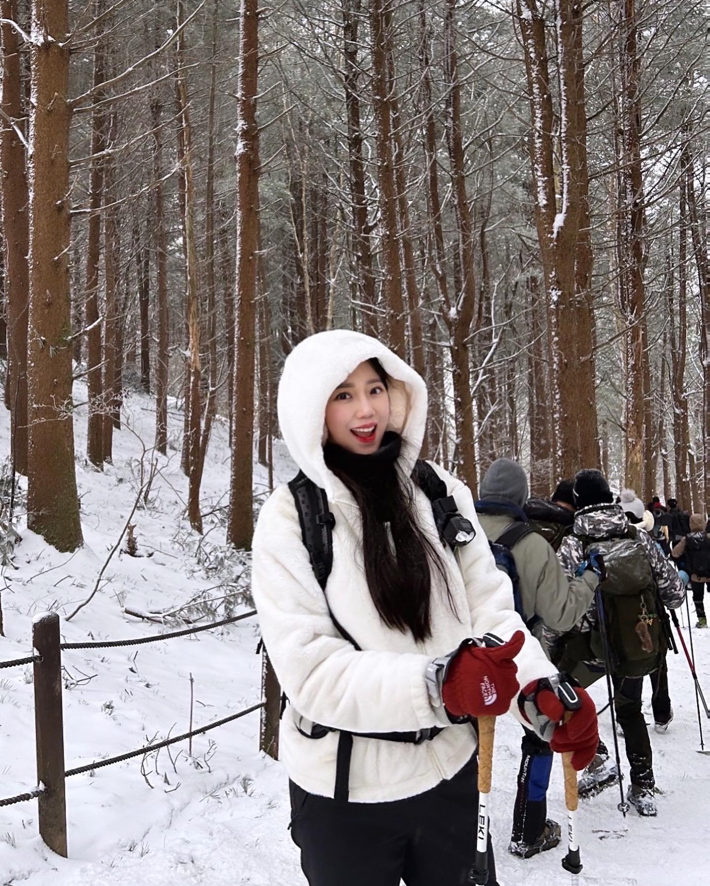 ♥︎ 
새해 설산♥️
일출은 못 봤지만 
예쁜 설산은 그득 보았다져😆
햄복햄💛

이렇게 다시 산뽕 맞구
등산 계획을 세워본다 

새해 시작은 등산으로 행복하게😆🫶

24년 행복만 하세요😘

.
.
#새해복많이받세요 #2024년 #새해등산
#happynewyear #あけましておめでとうございます🎍